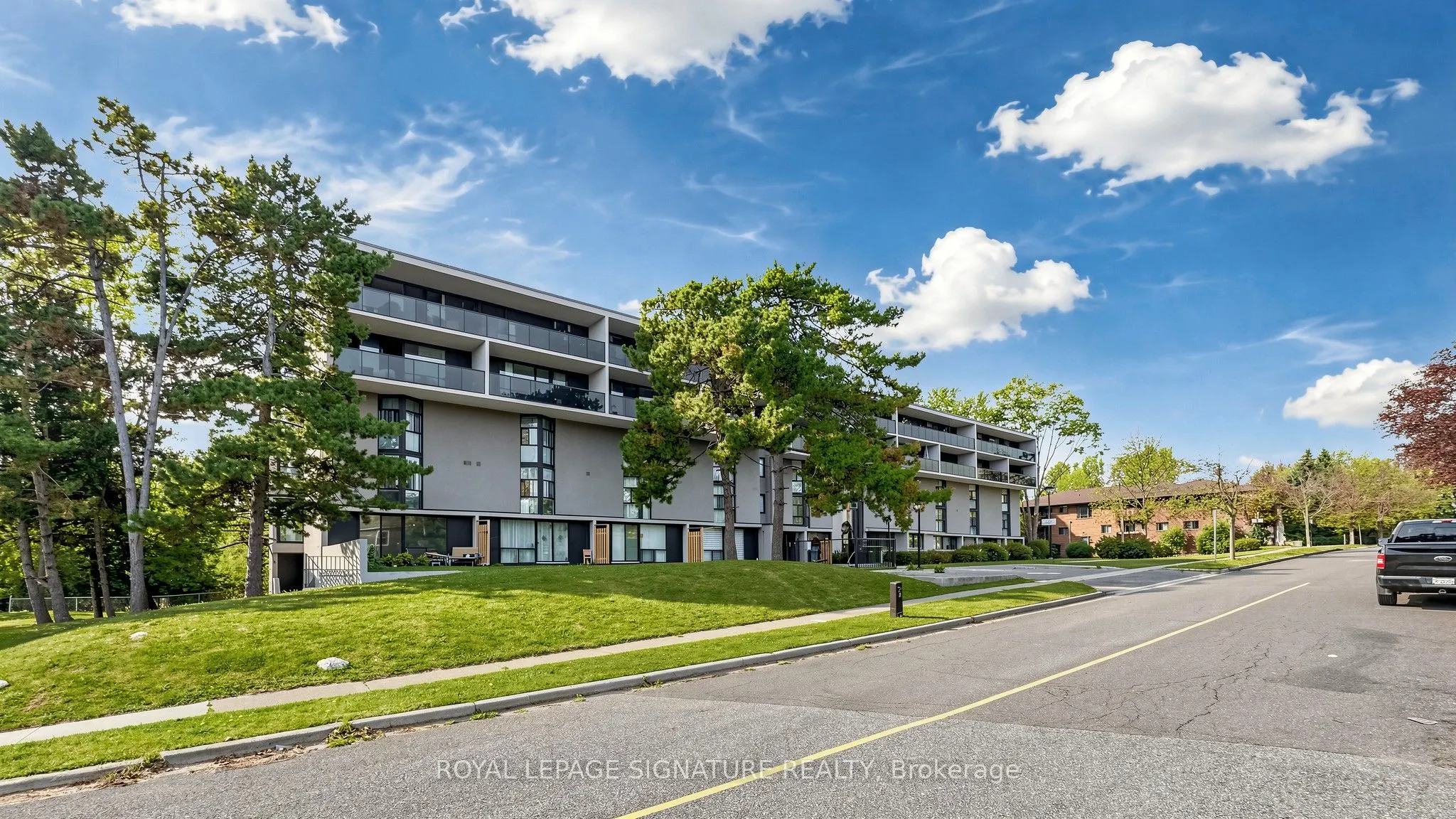 454 Centre Street S #402