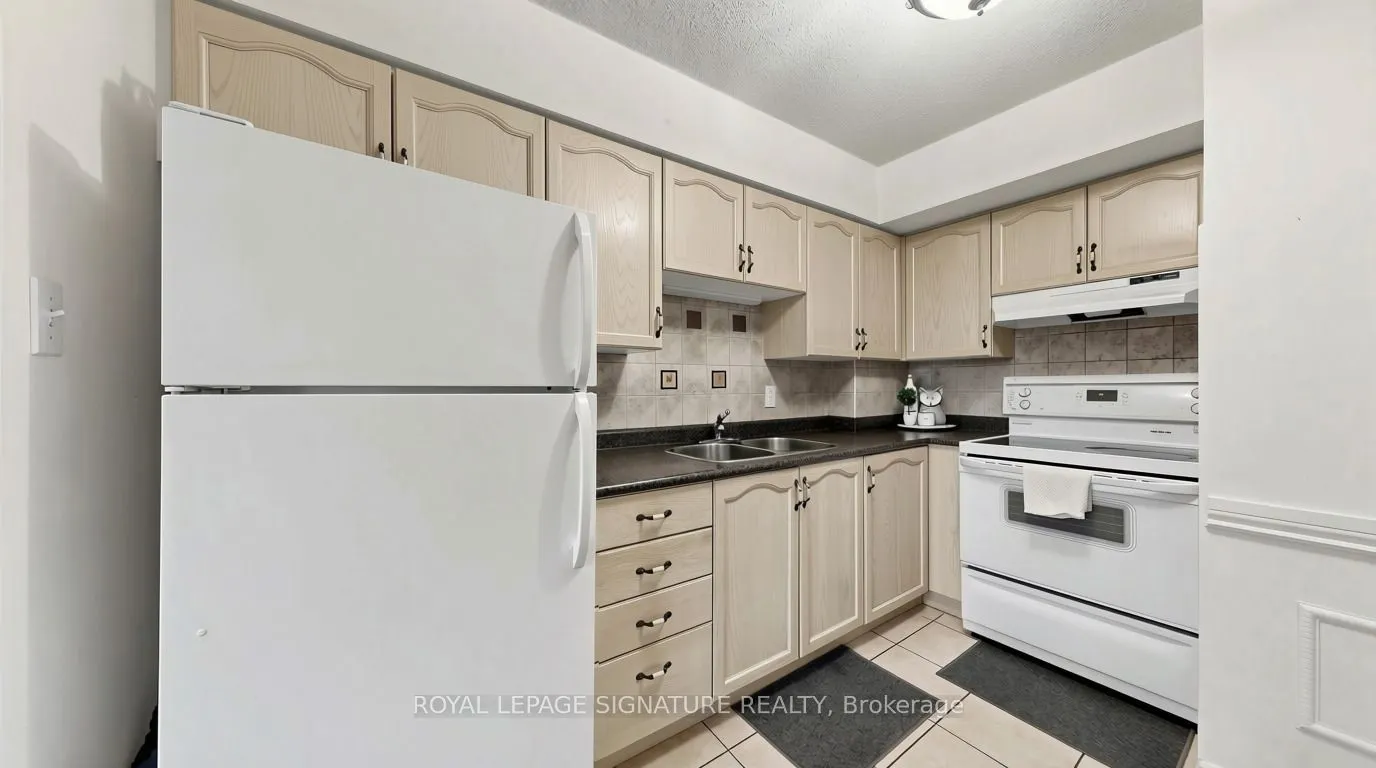 454 Centre Street S #402