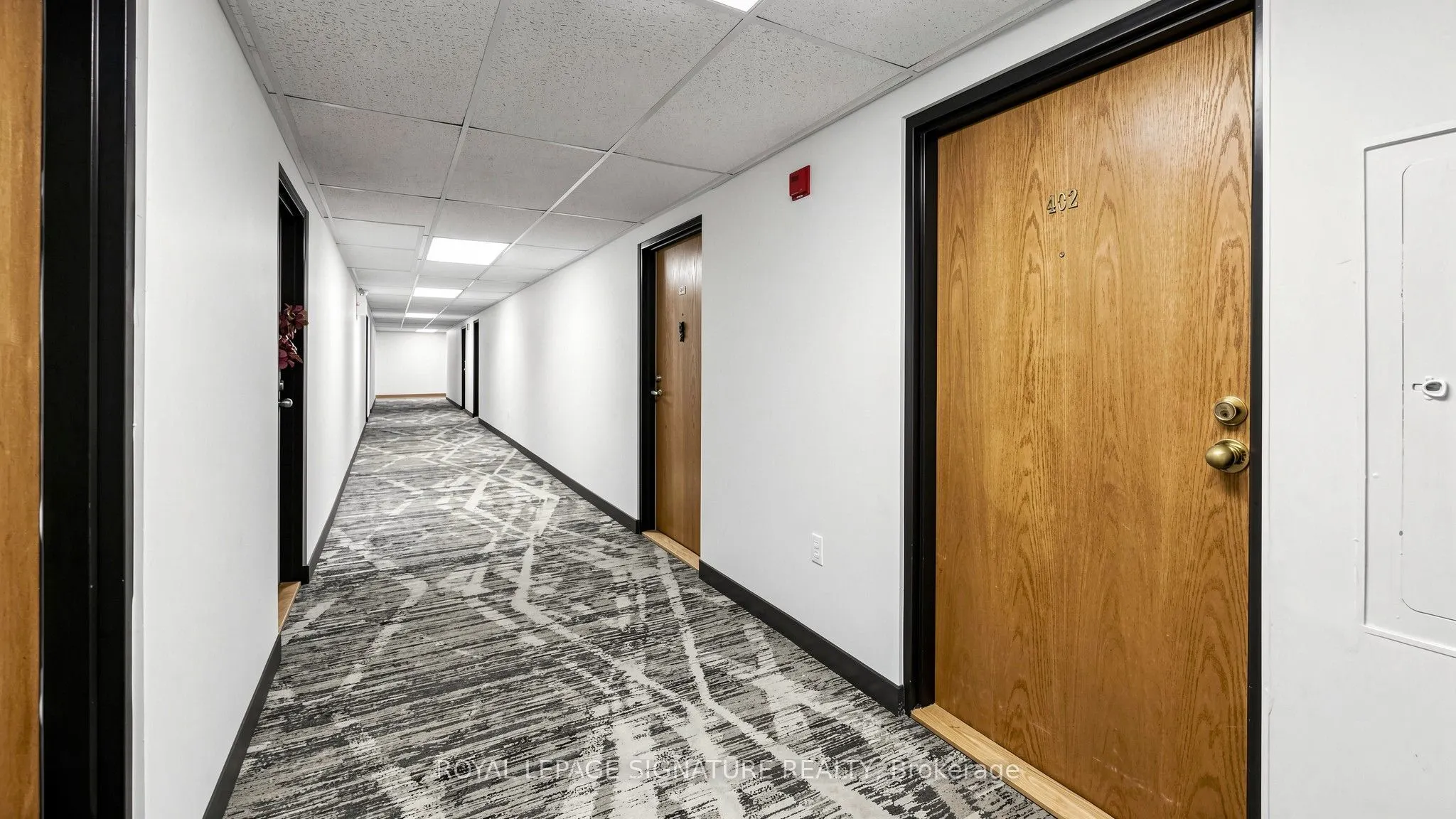 454 Centre Street S #402