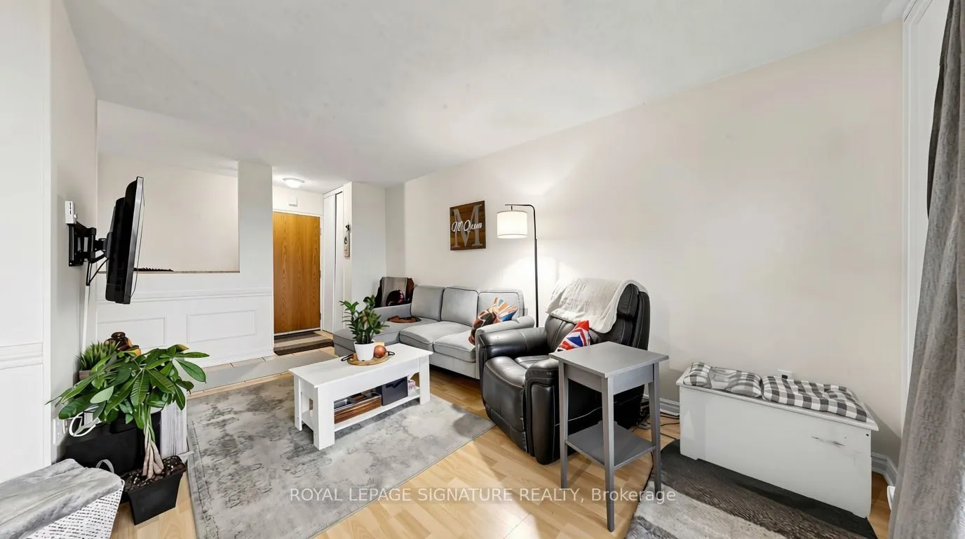 454 Centre Street S #402