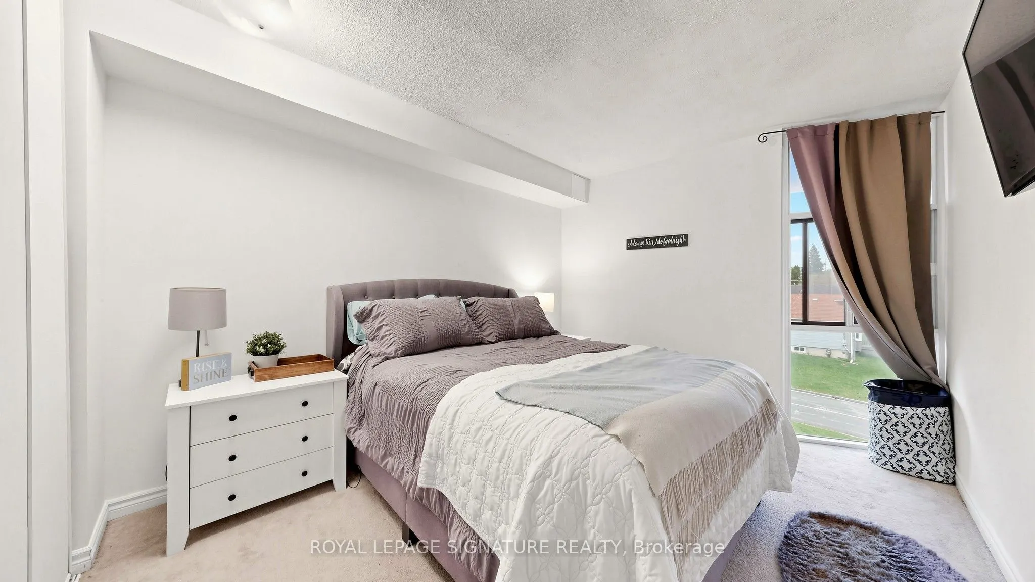 454 Centre Street S #402
