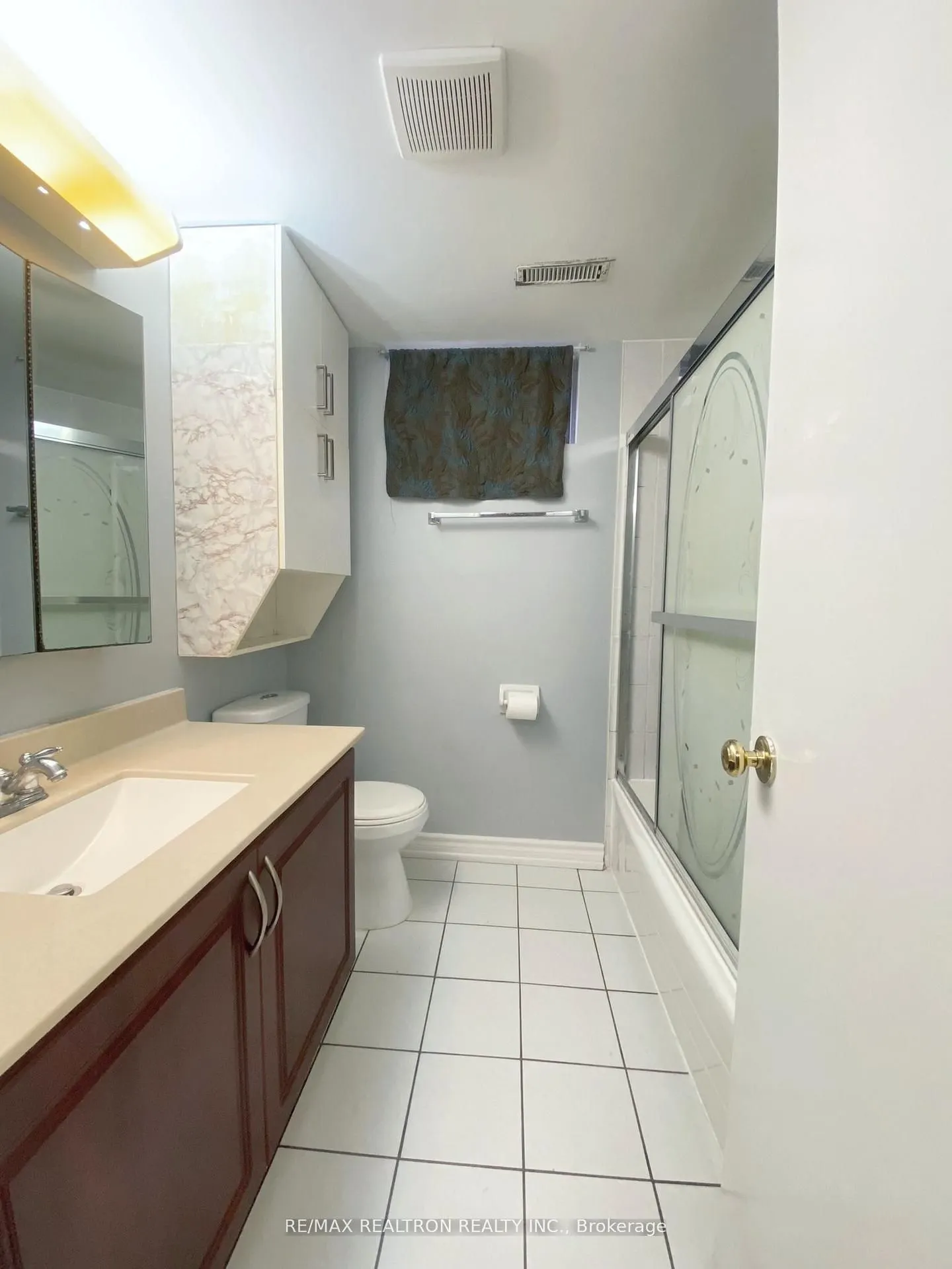 208 Roxanne Crescent #Lower