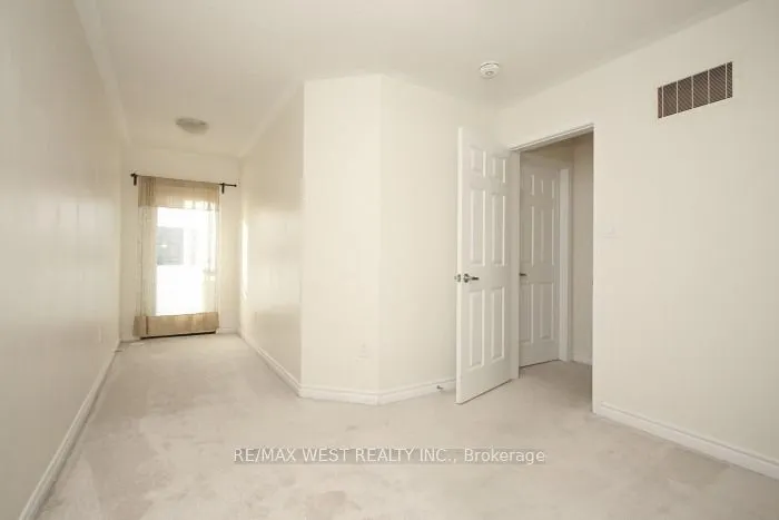 15 Heron Park Place #12