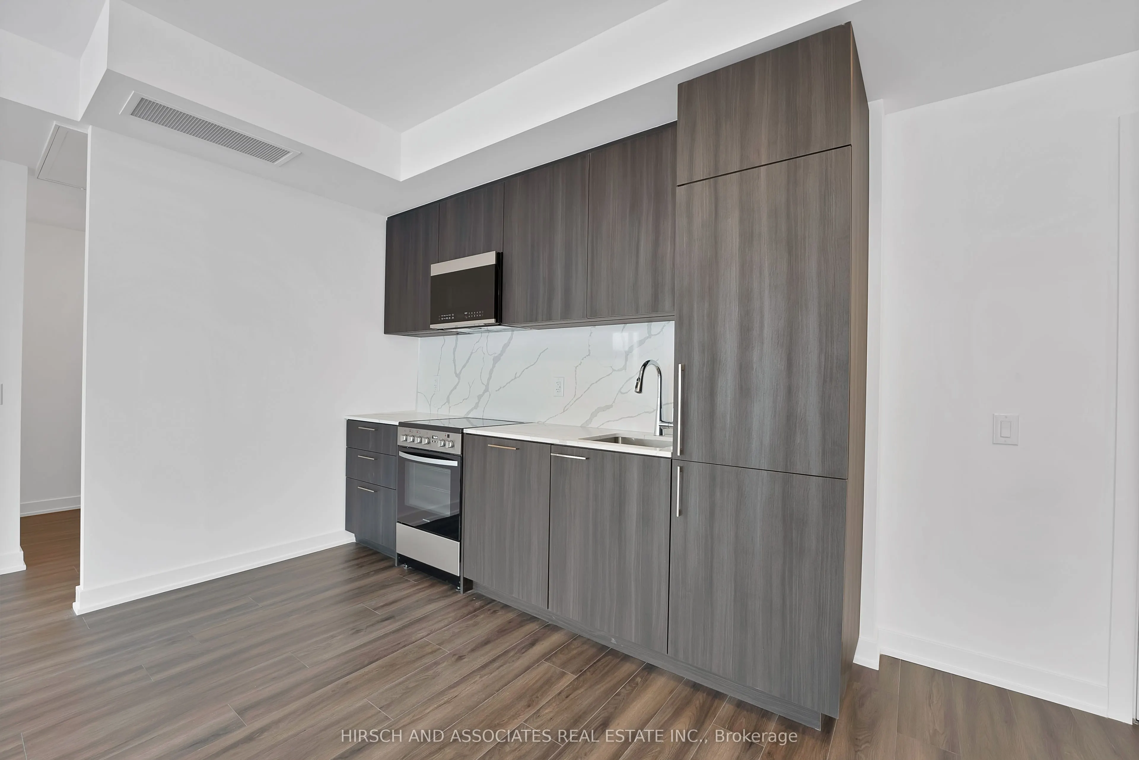 7437 Kingston Road #1104