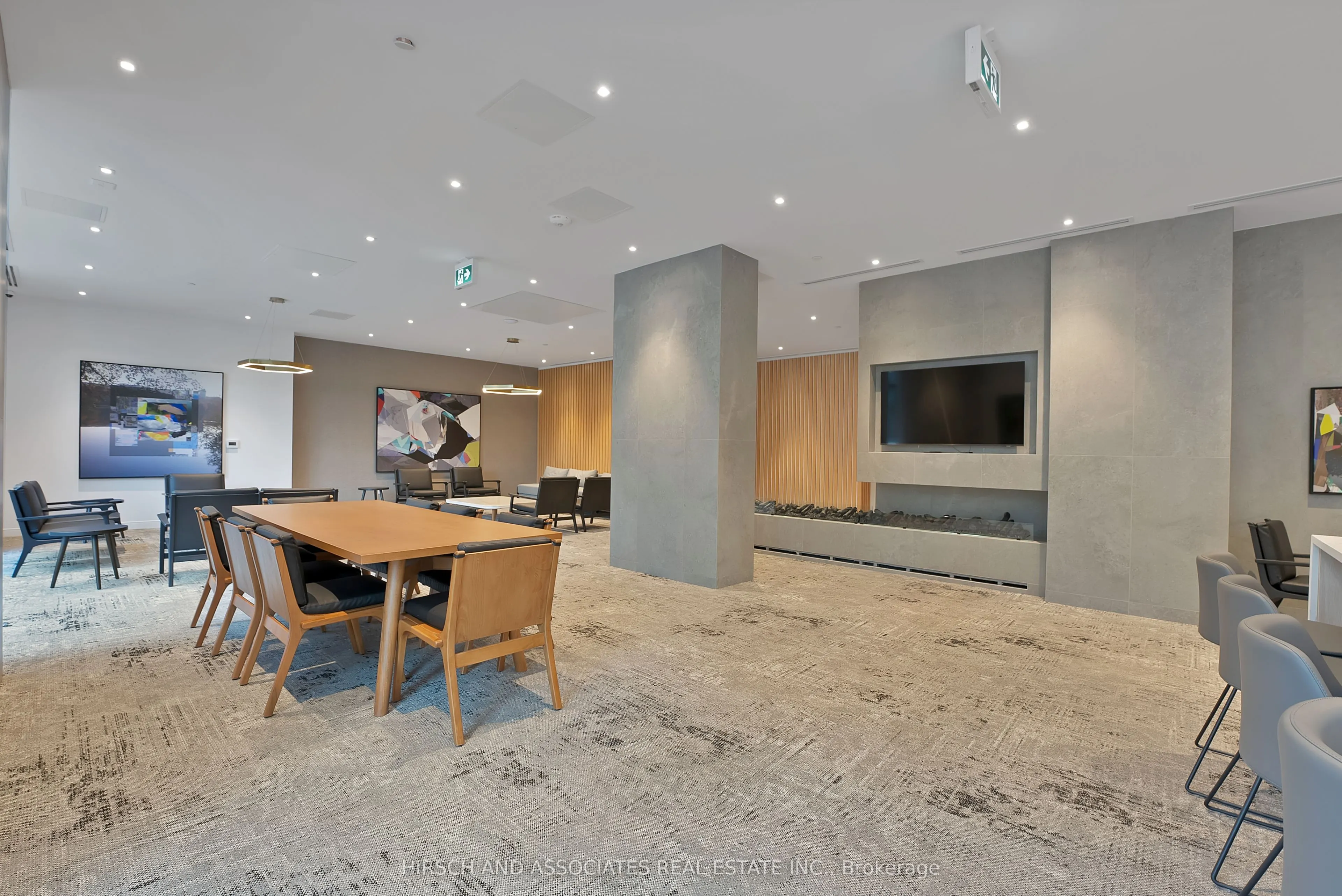 7439 Kingston Road #1104