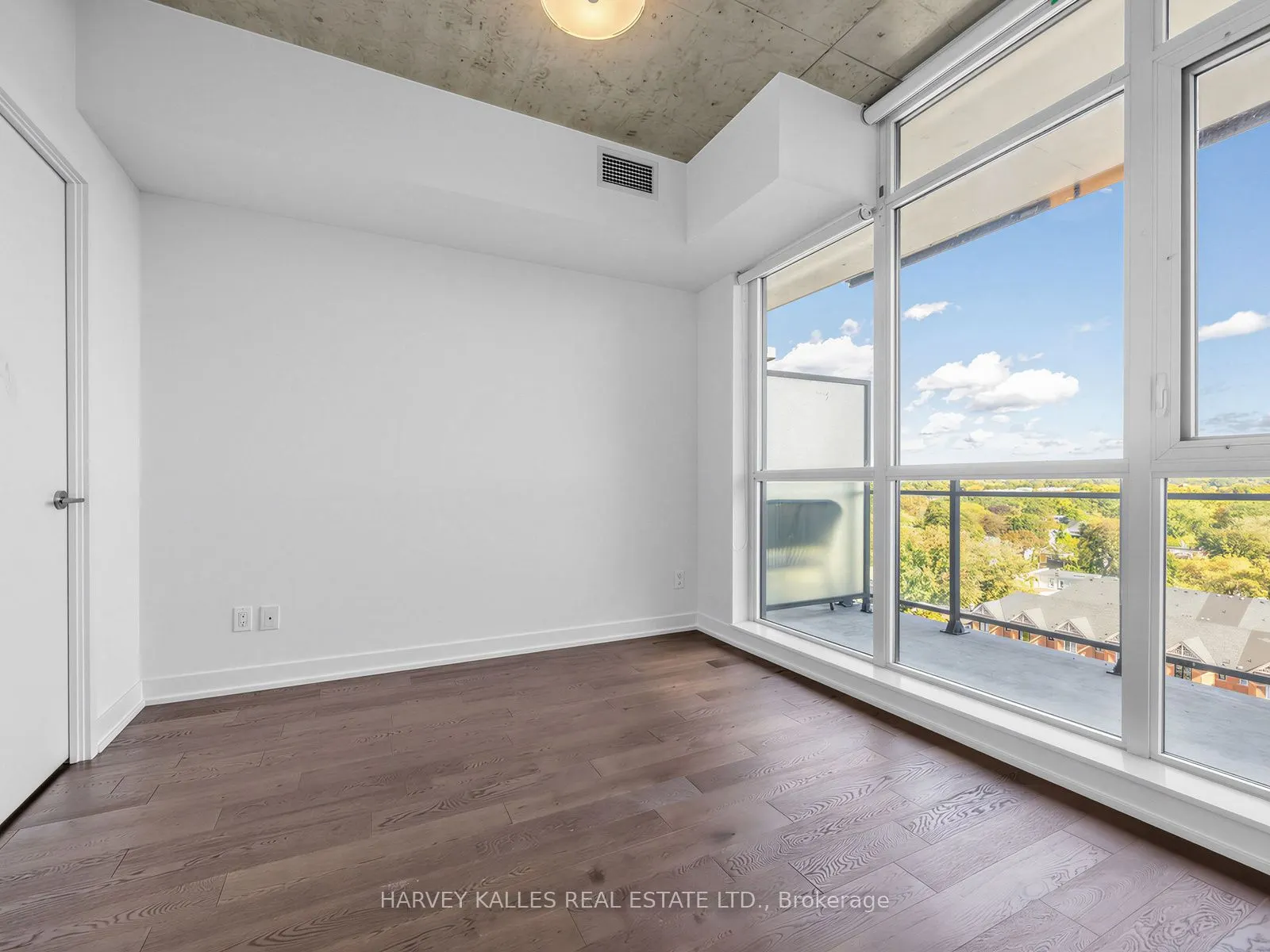 1190 Dundas Street E #1114