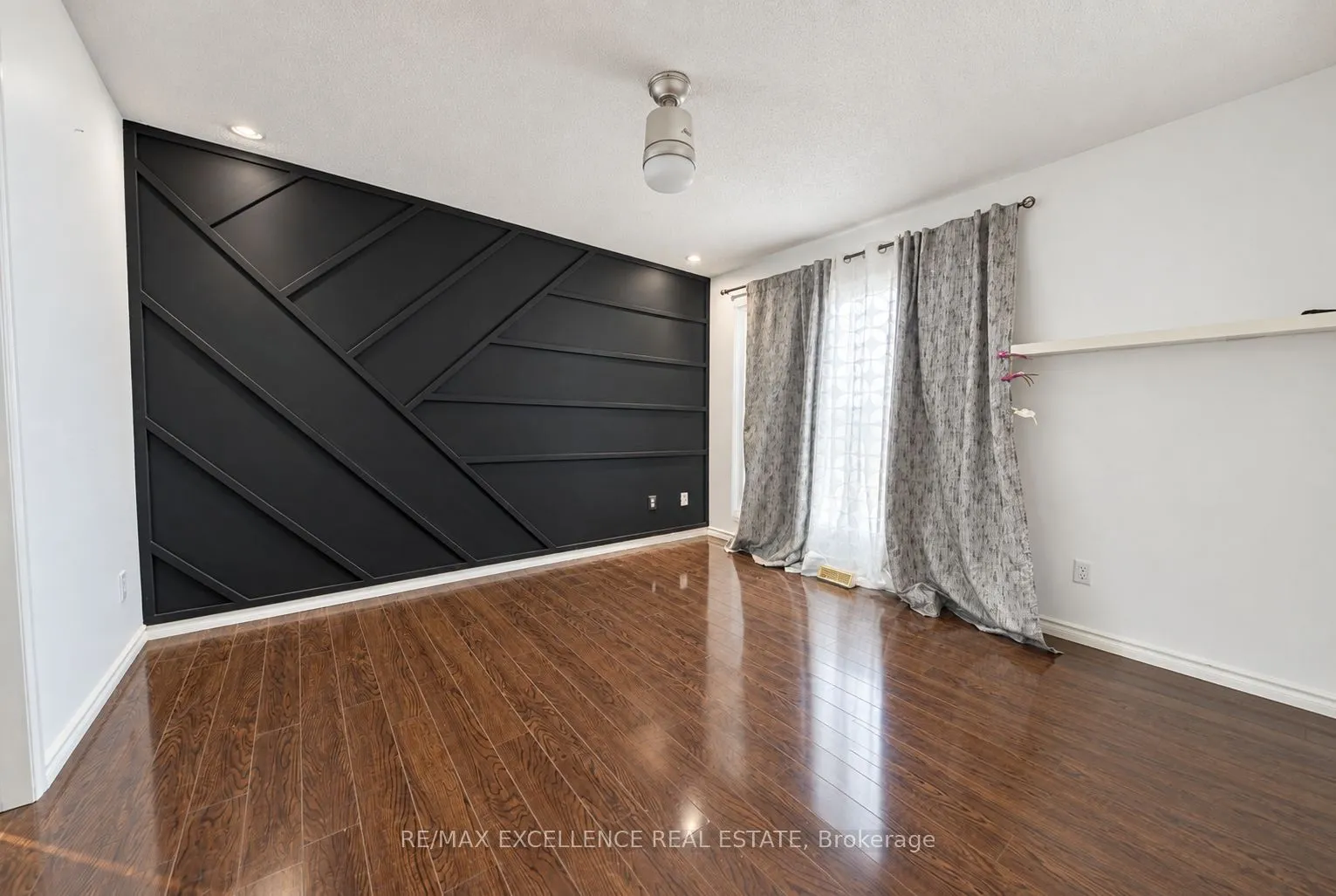 2371 Clearside Court