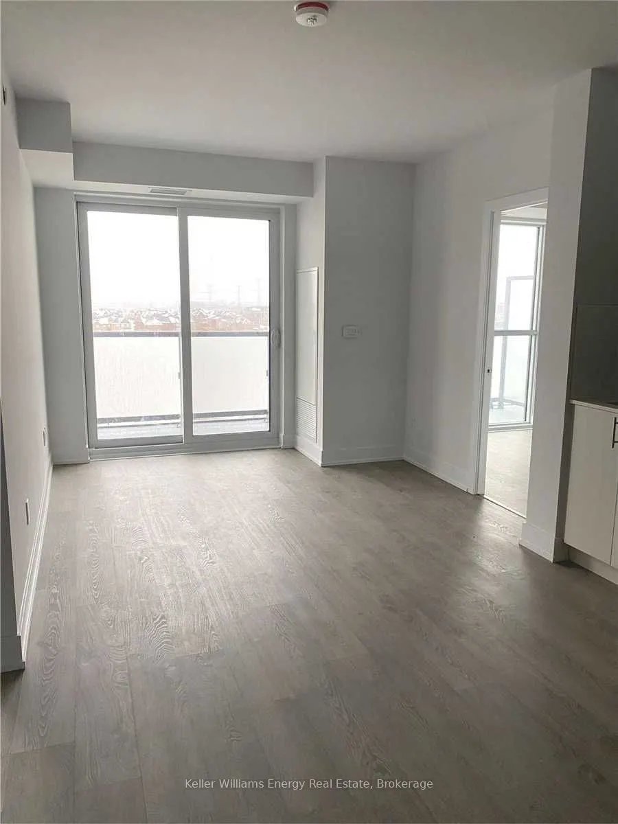2550 Simcoe Street N #604