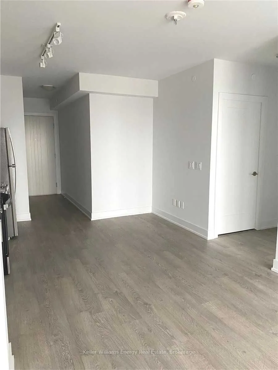 2550 Simcoe Street N #604