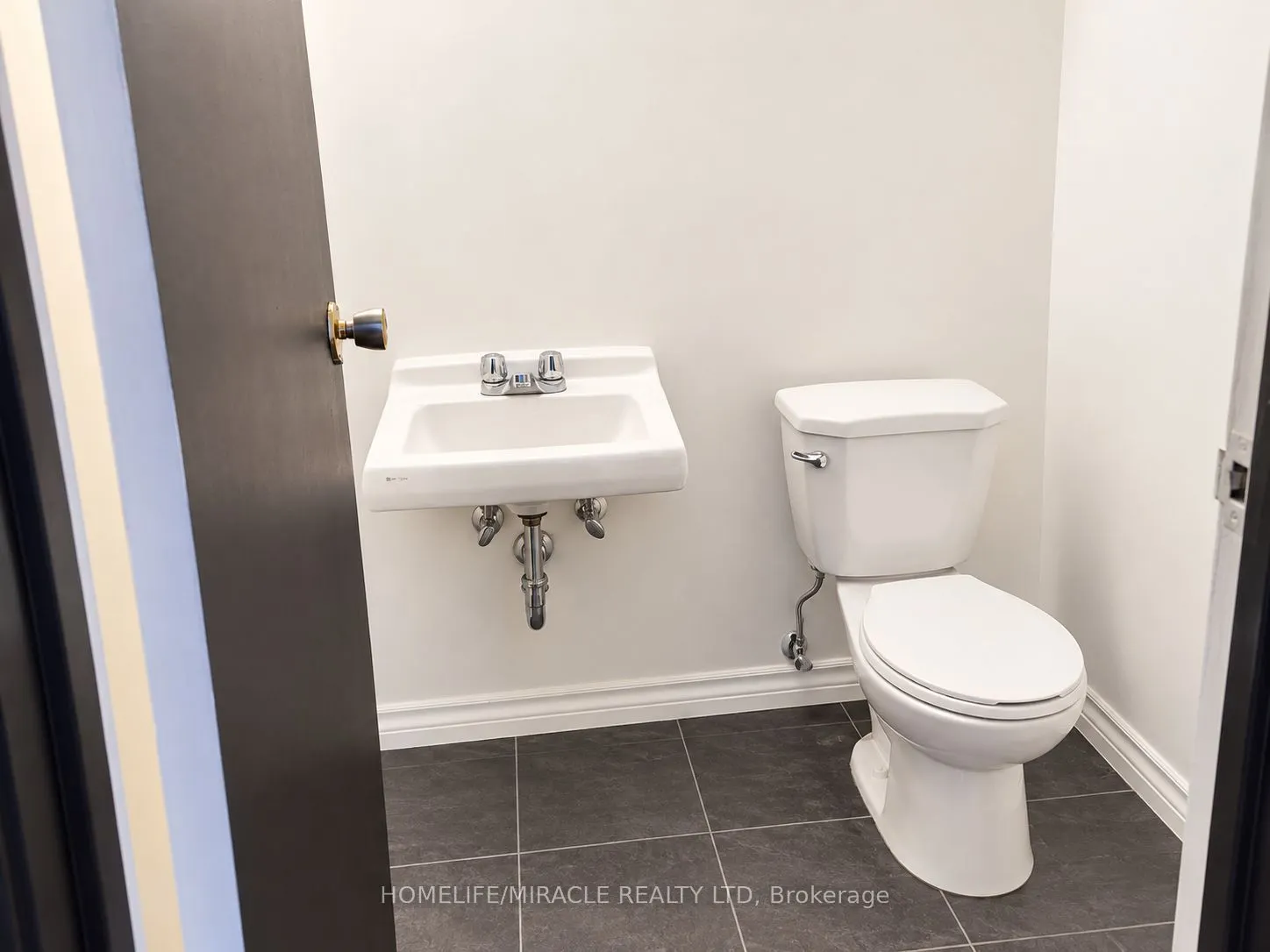 153 Brock Street N #4