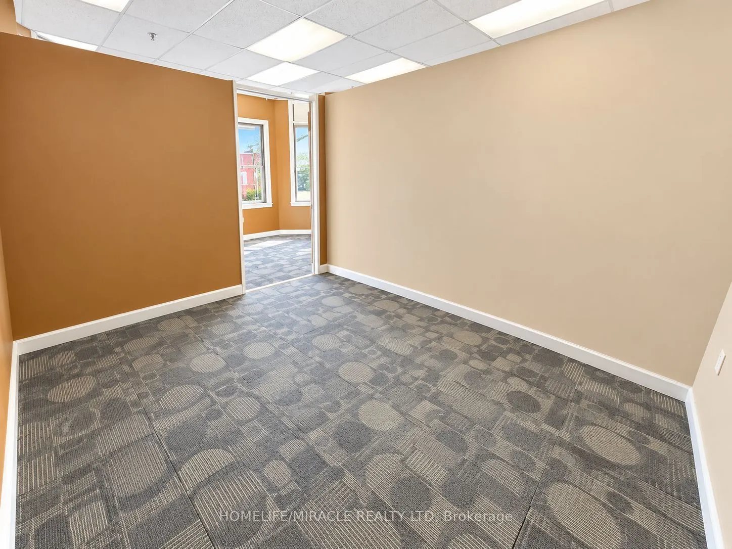 153 Brock Street N #7