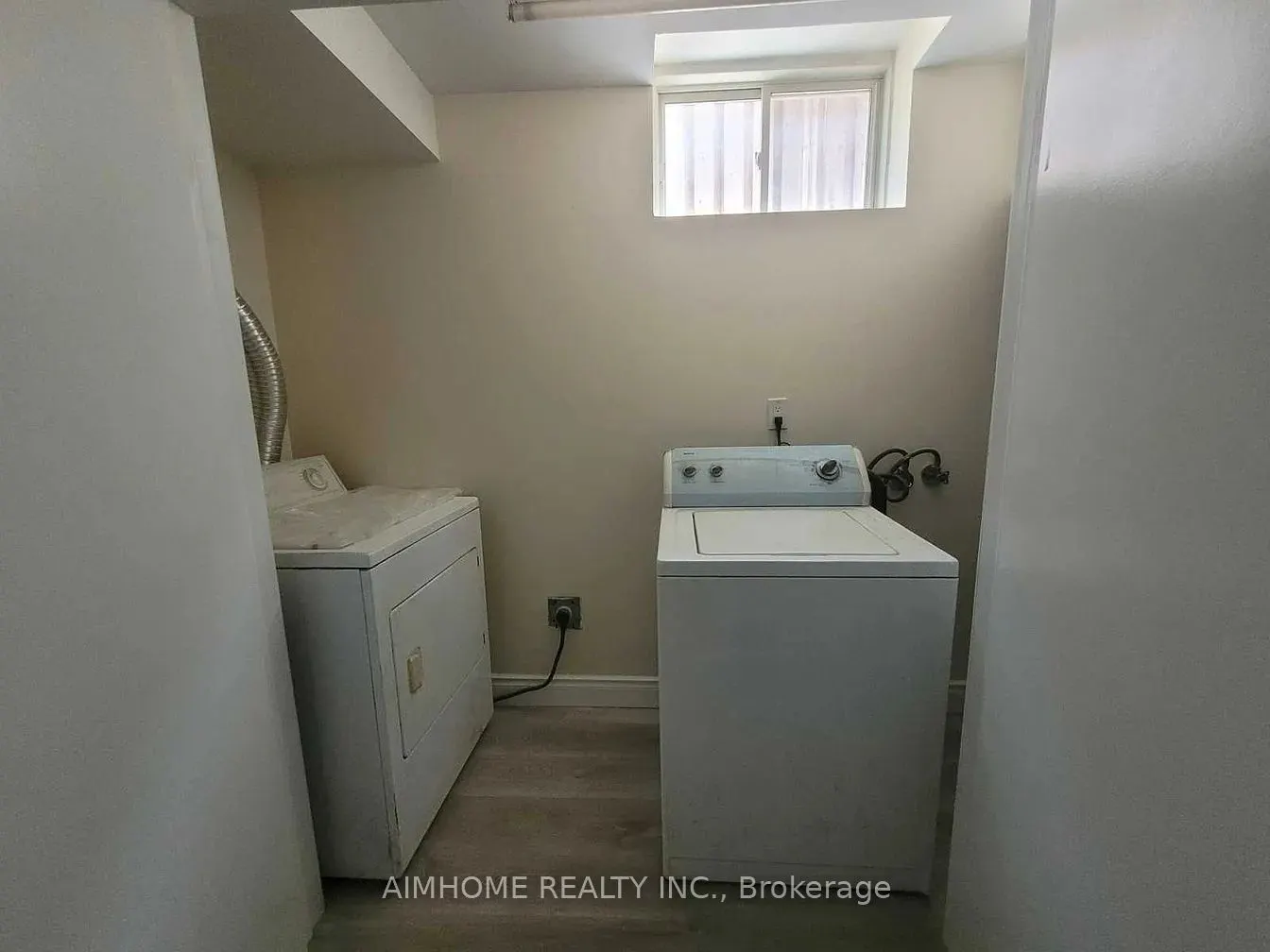 39 Candlebrook Crescent