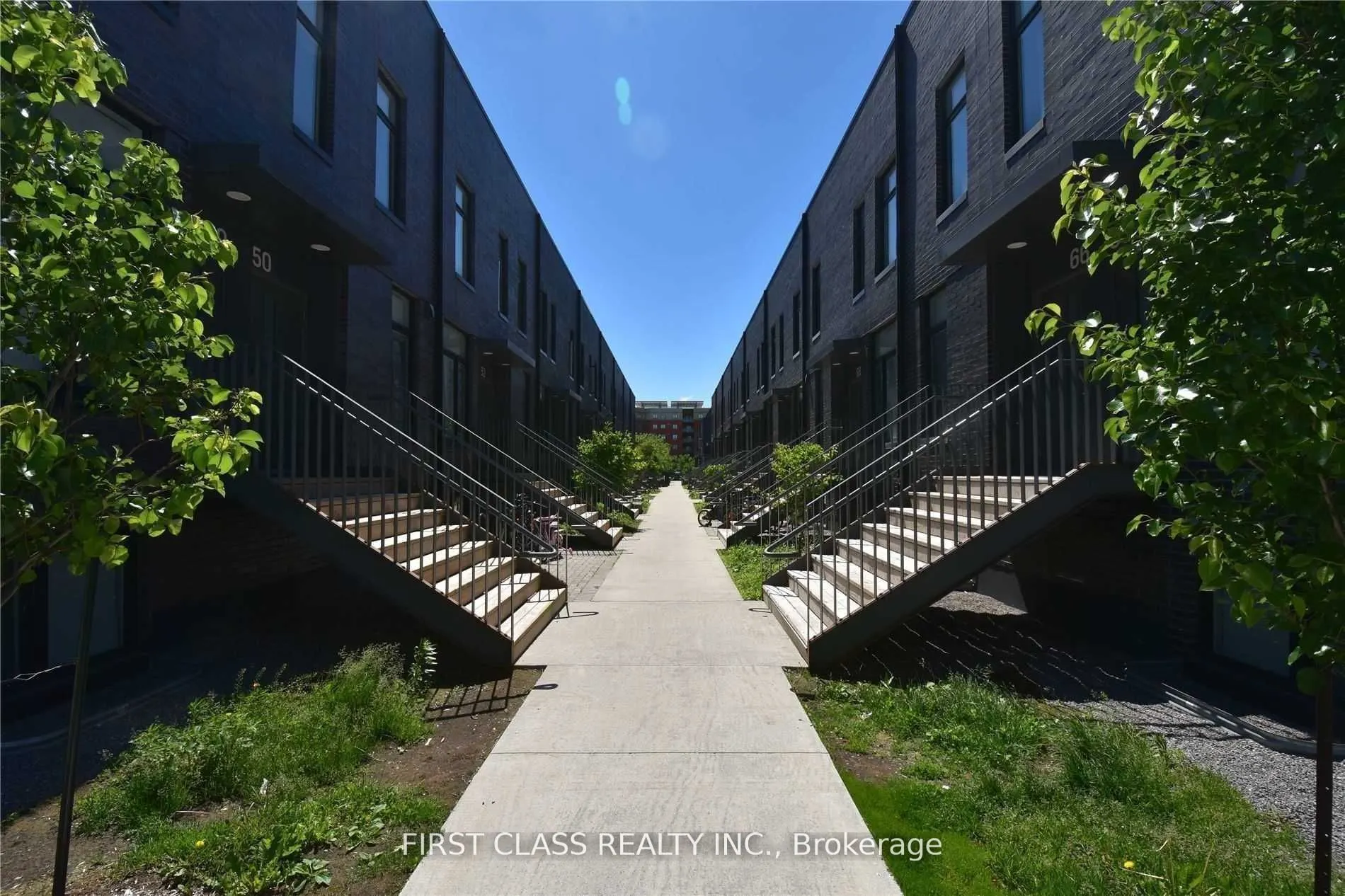 1760 Simcoe Street N #86-2