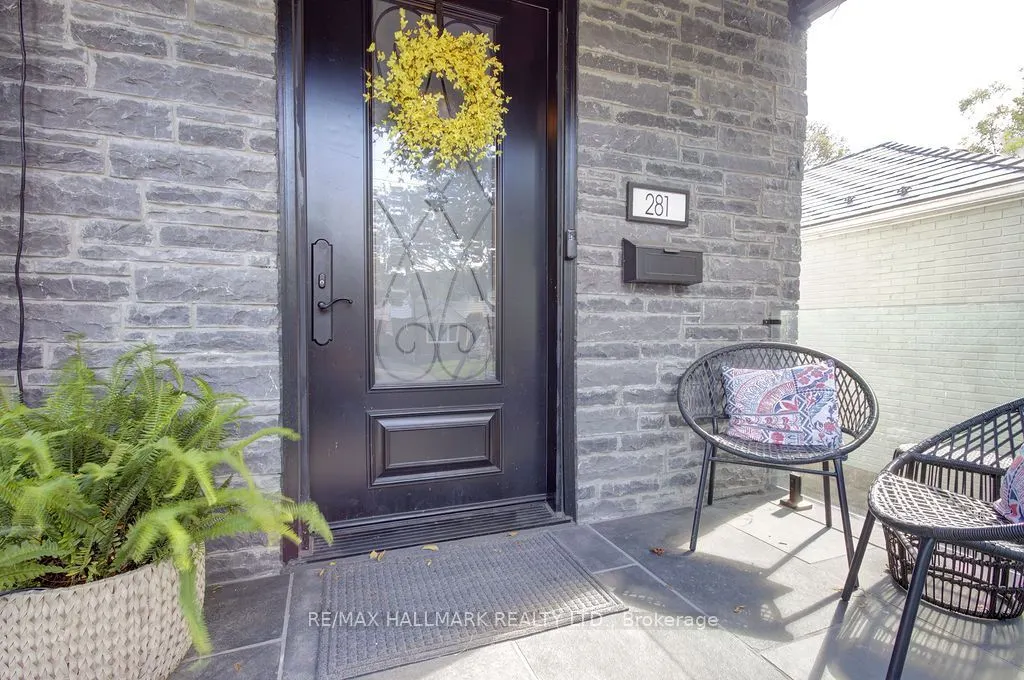 281 Warden Avenue