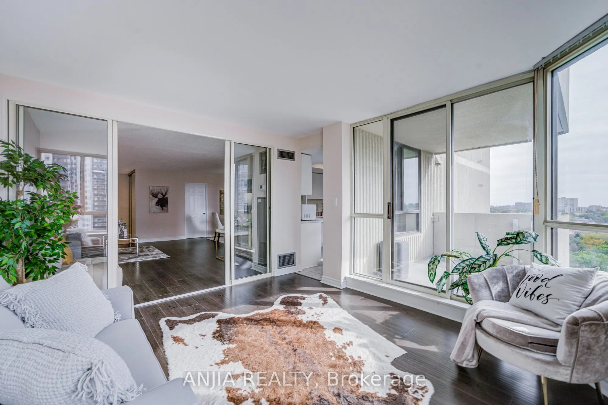 275 Bamburgh Circle #1107