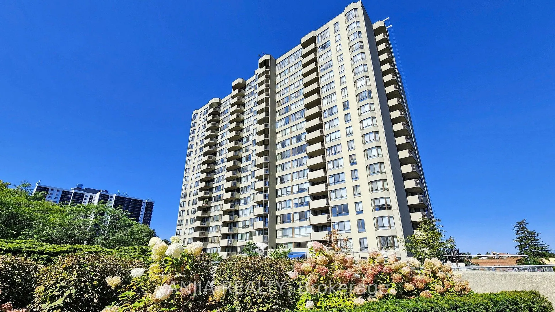 275 Bamburgh Circle #1107