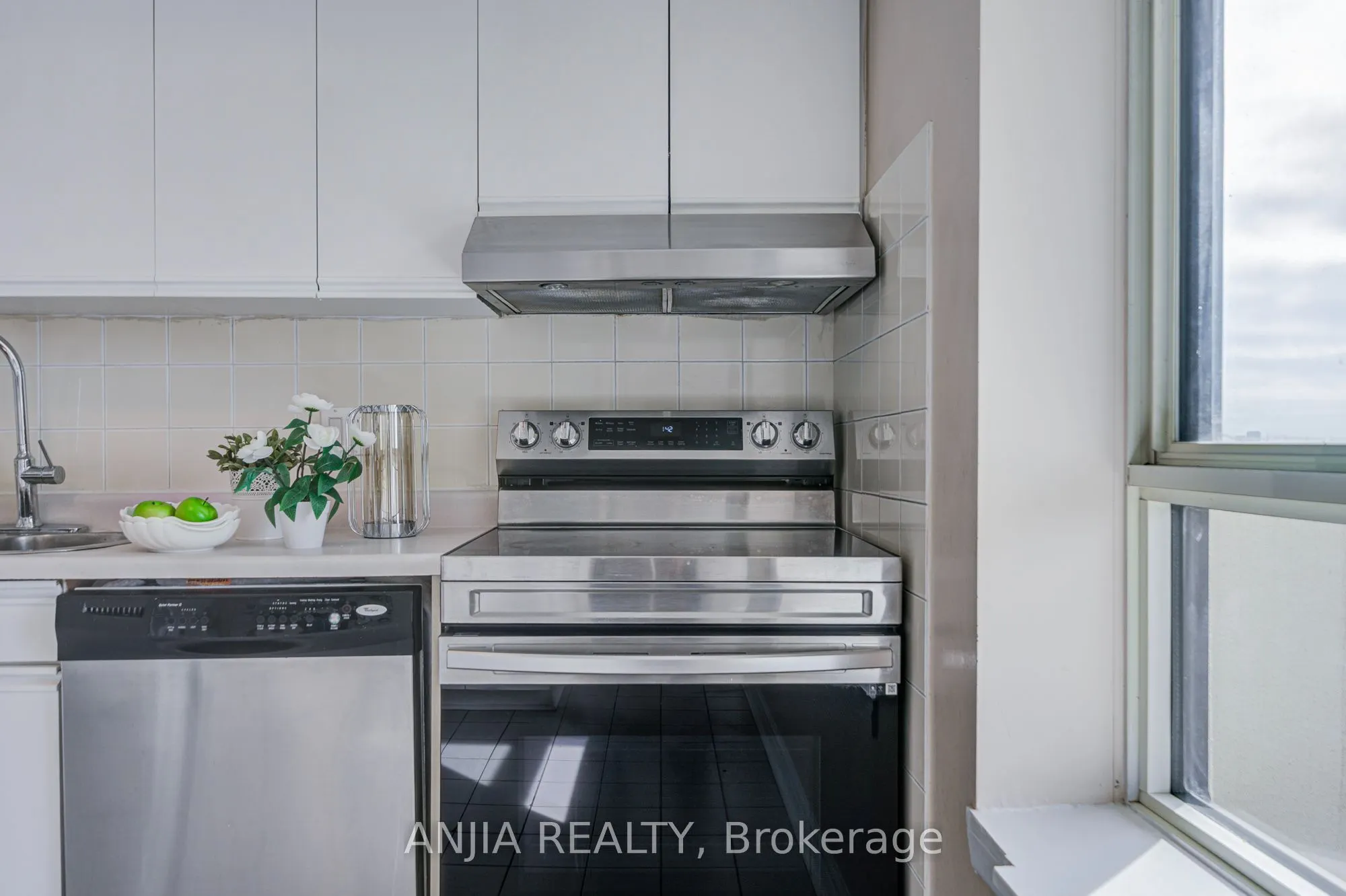 275 Bamburgh Circle #1107