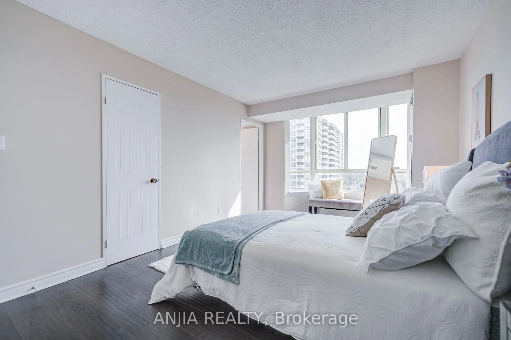 275 Bamburgh Circle #1107