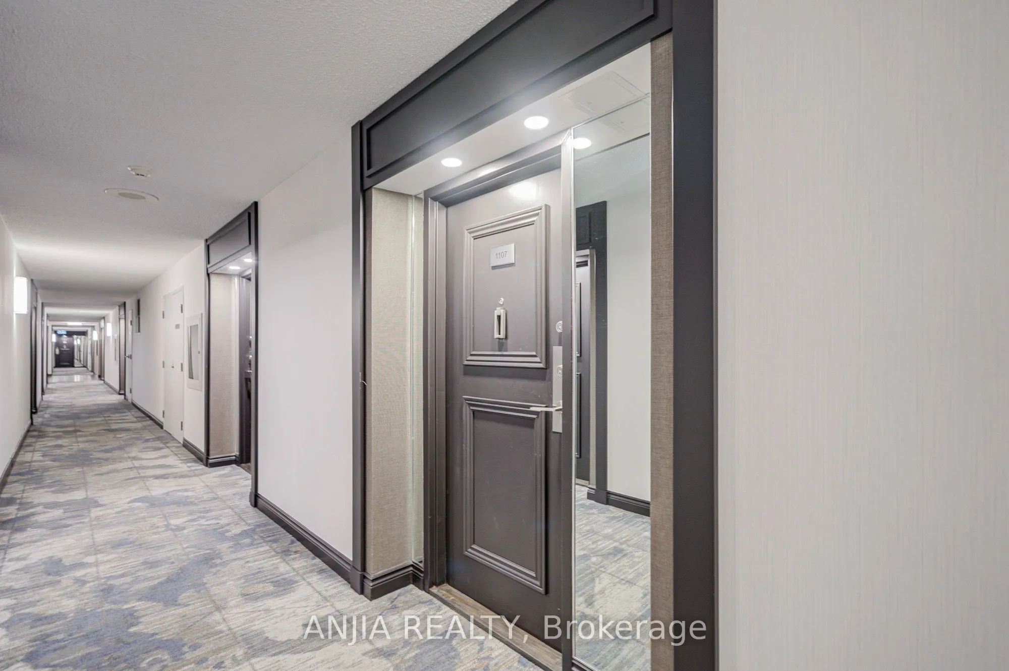 275 Bamburgh Circle #1107