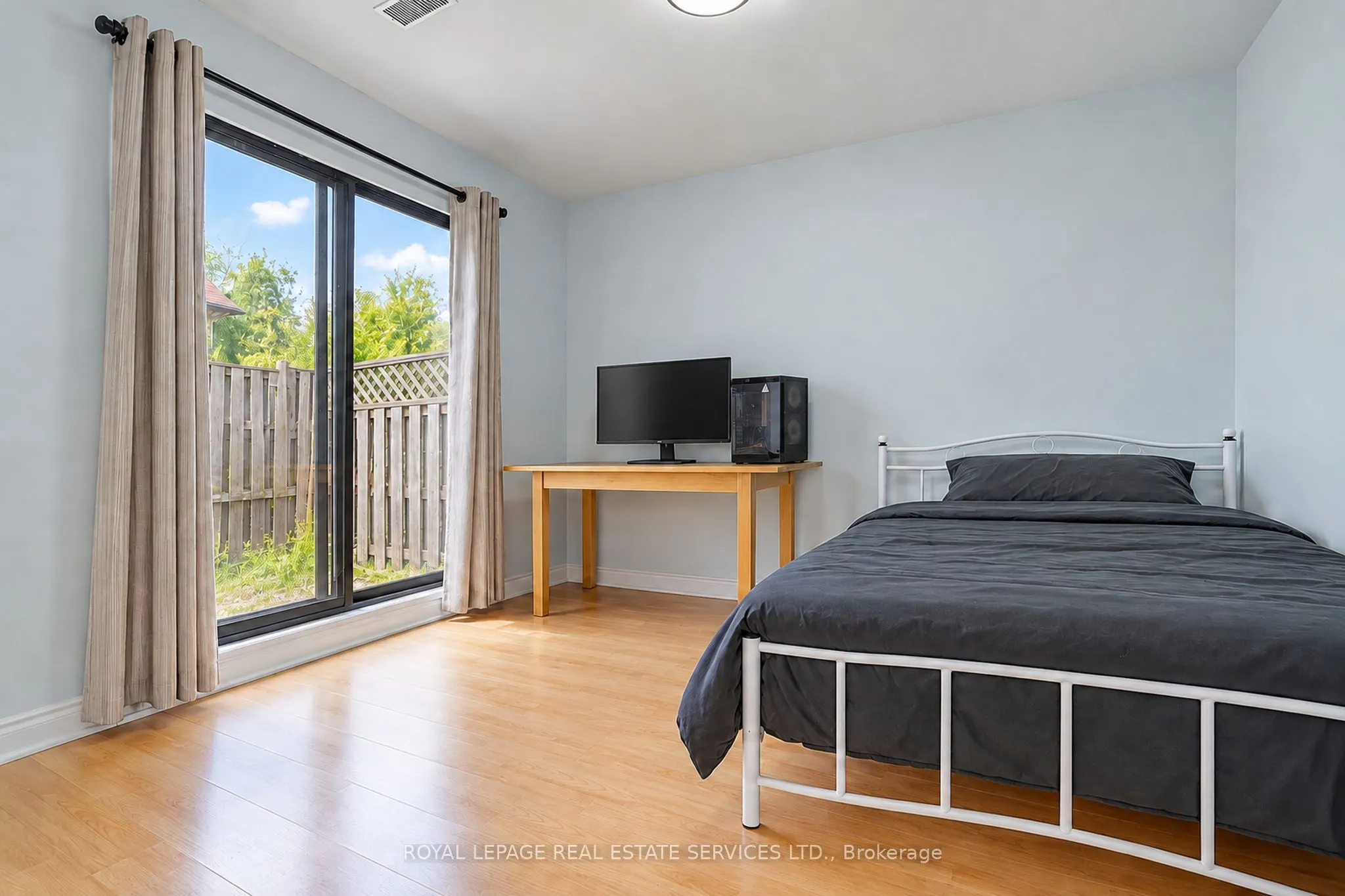 10 Reidmount Avenue #10