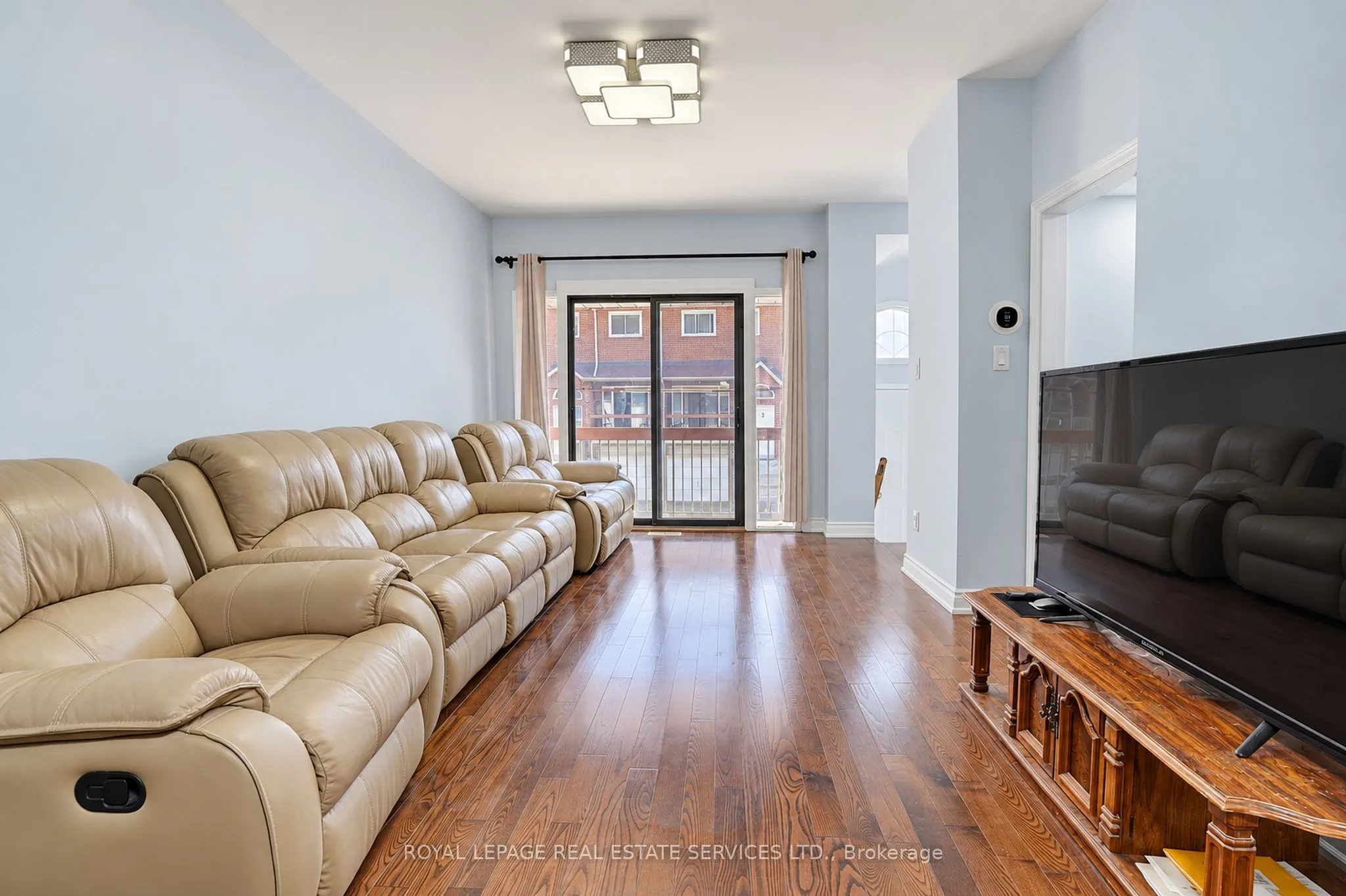 10 Reidmount Avenue #10