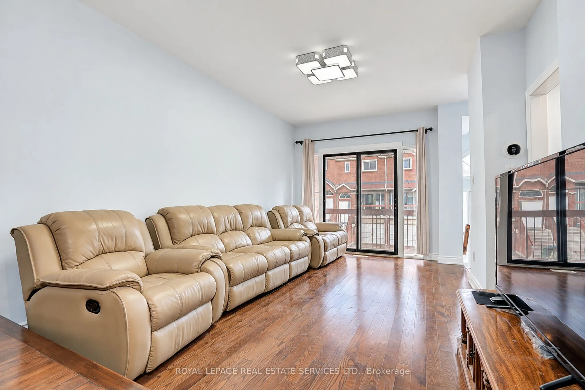10 Reidmount Avenue #10