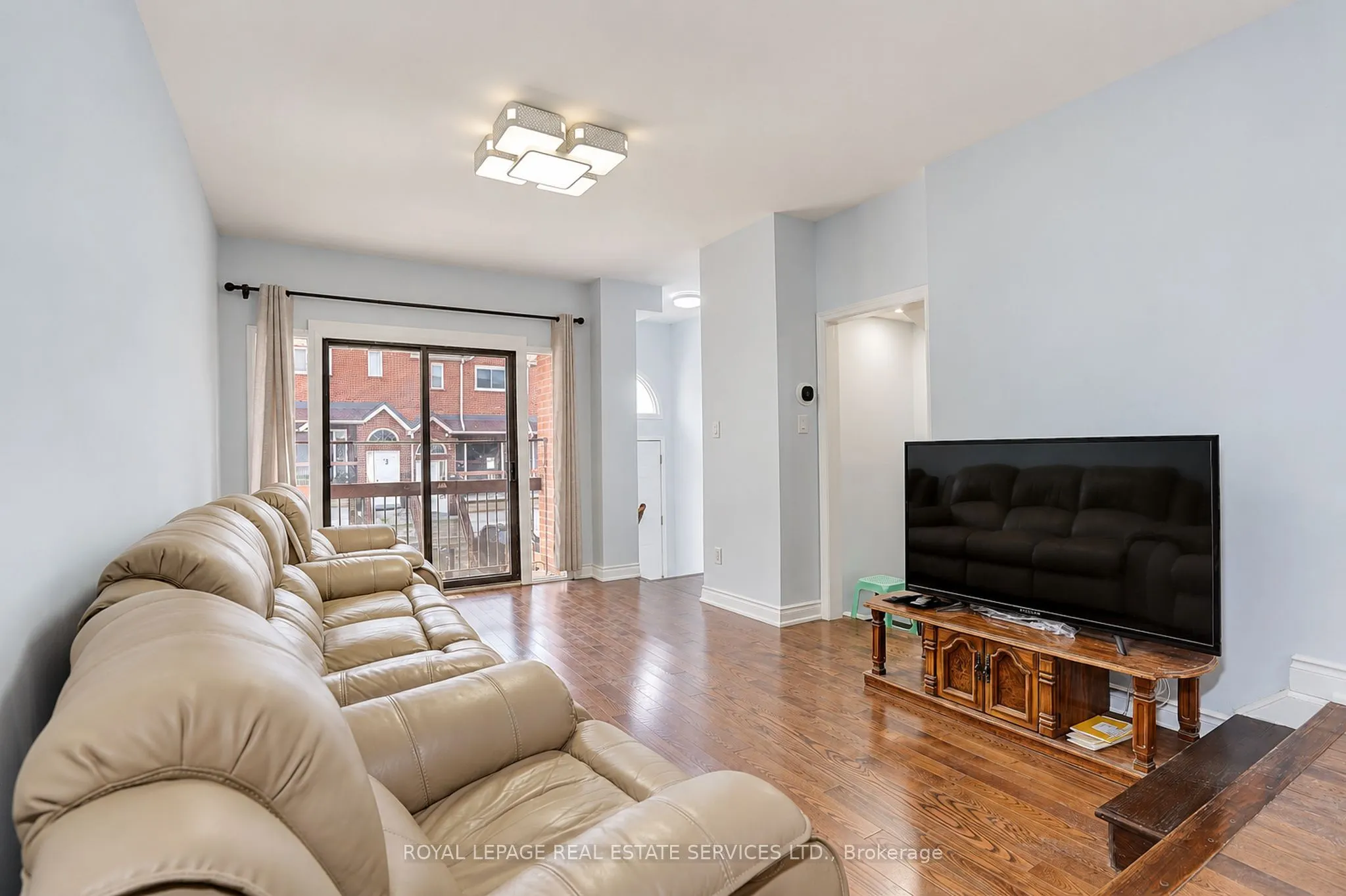 10 Reidmount Avenue #10