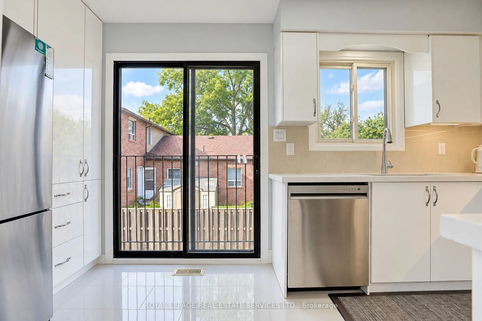 10 Reidmount Avenue #10