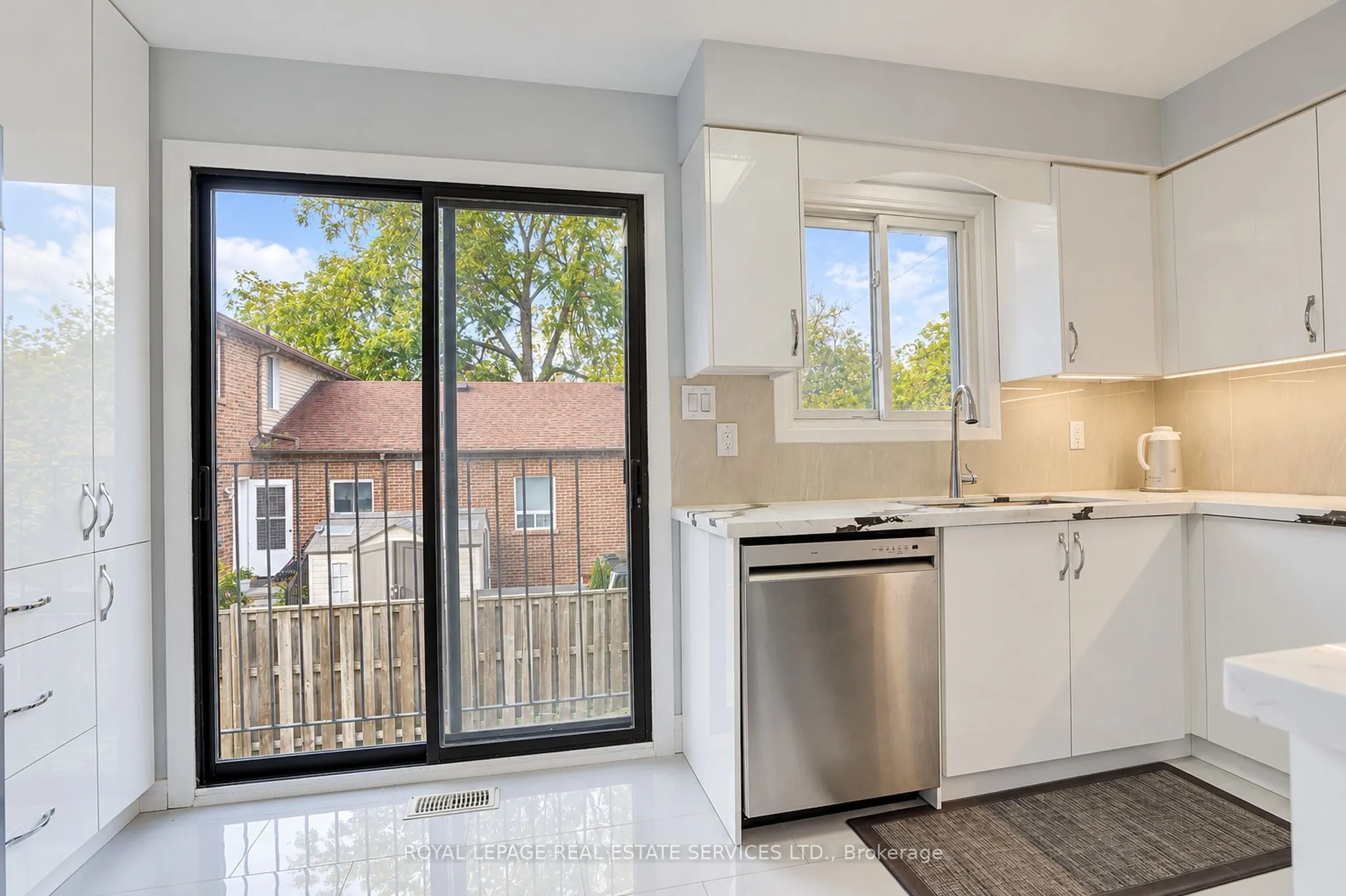 10 Reidmount Avenue #10
