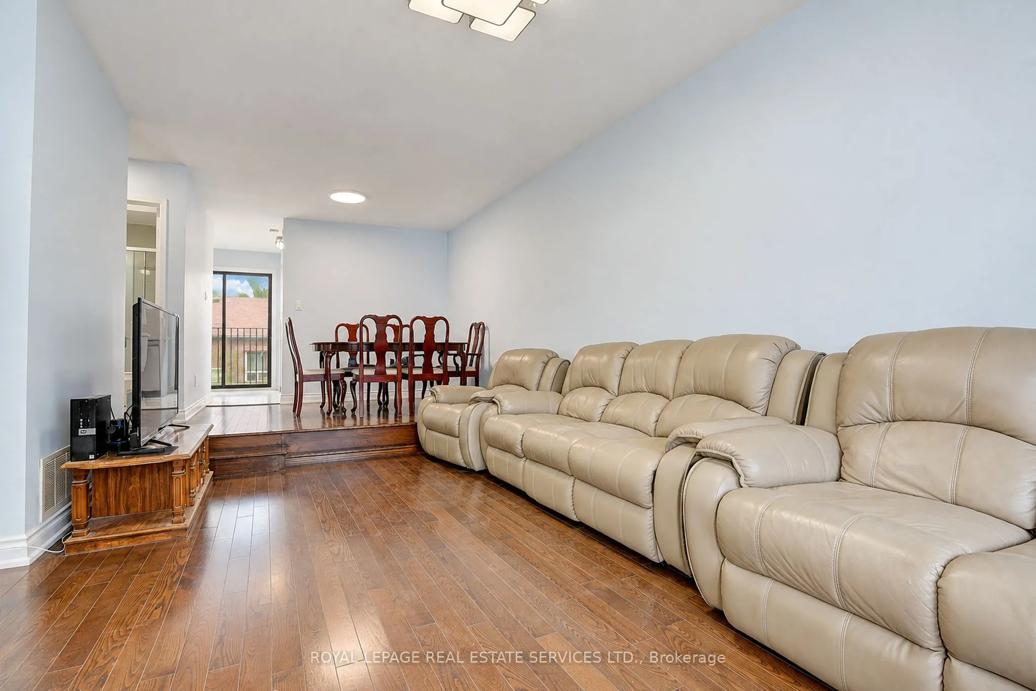 10 Reidmount Avenue #10