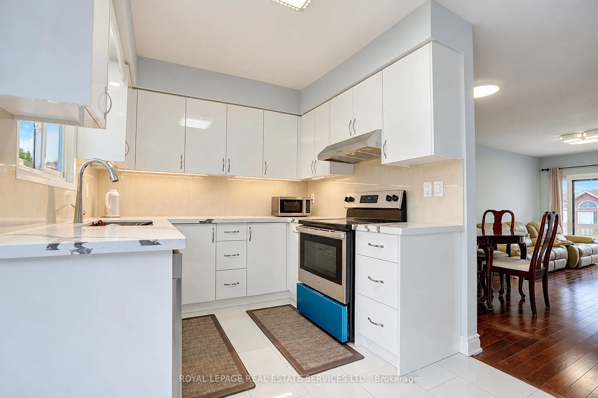 10 Reidmount Avenue #10