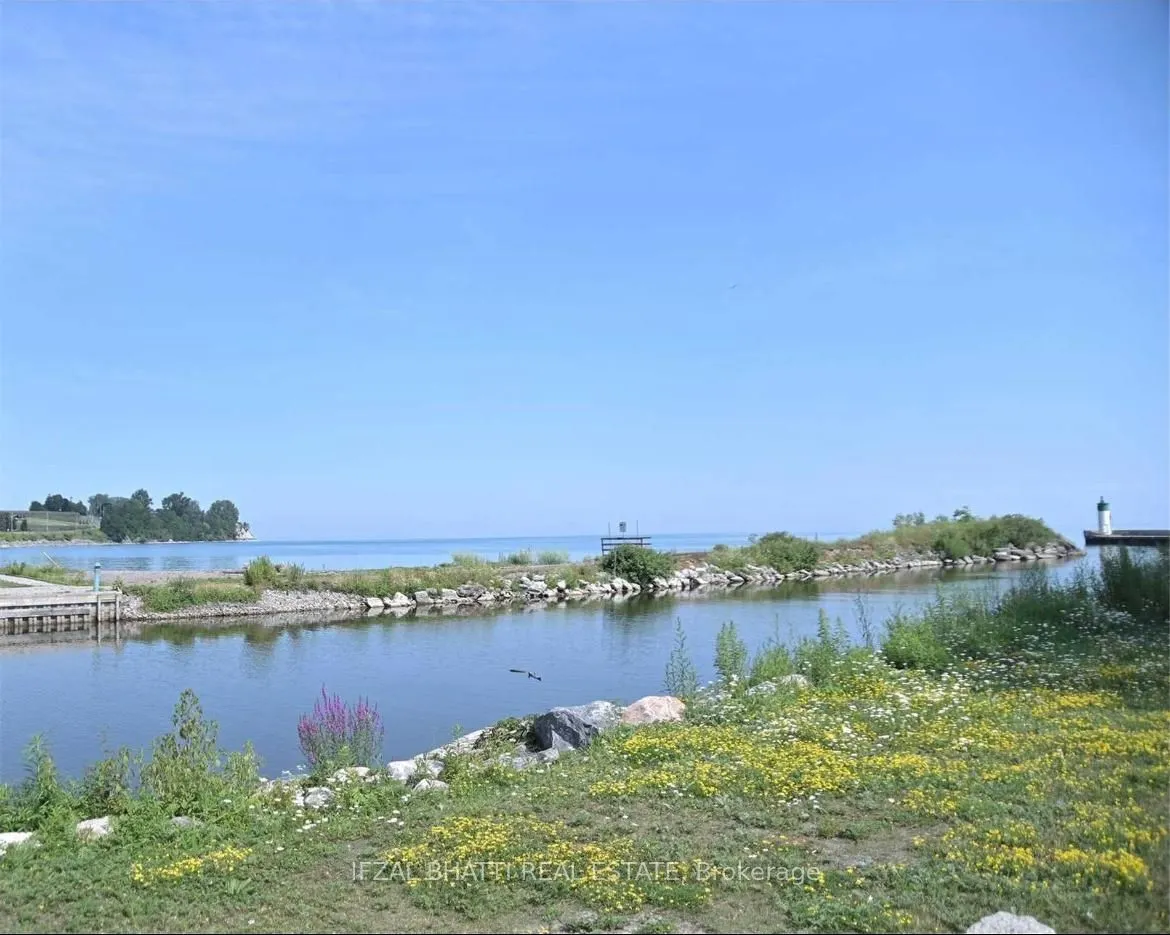 50 lakebreeze Drive #410