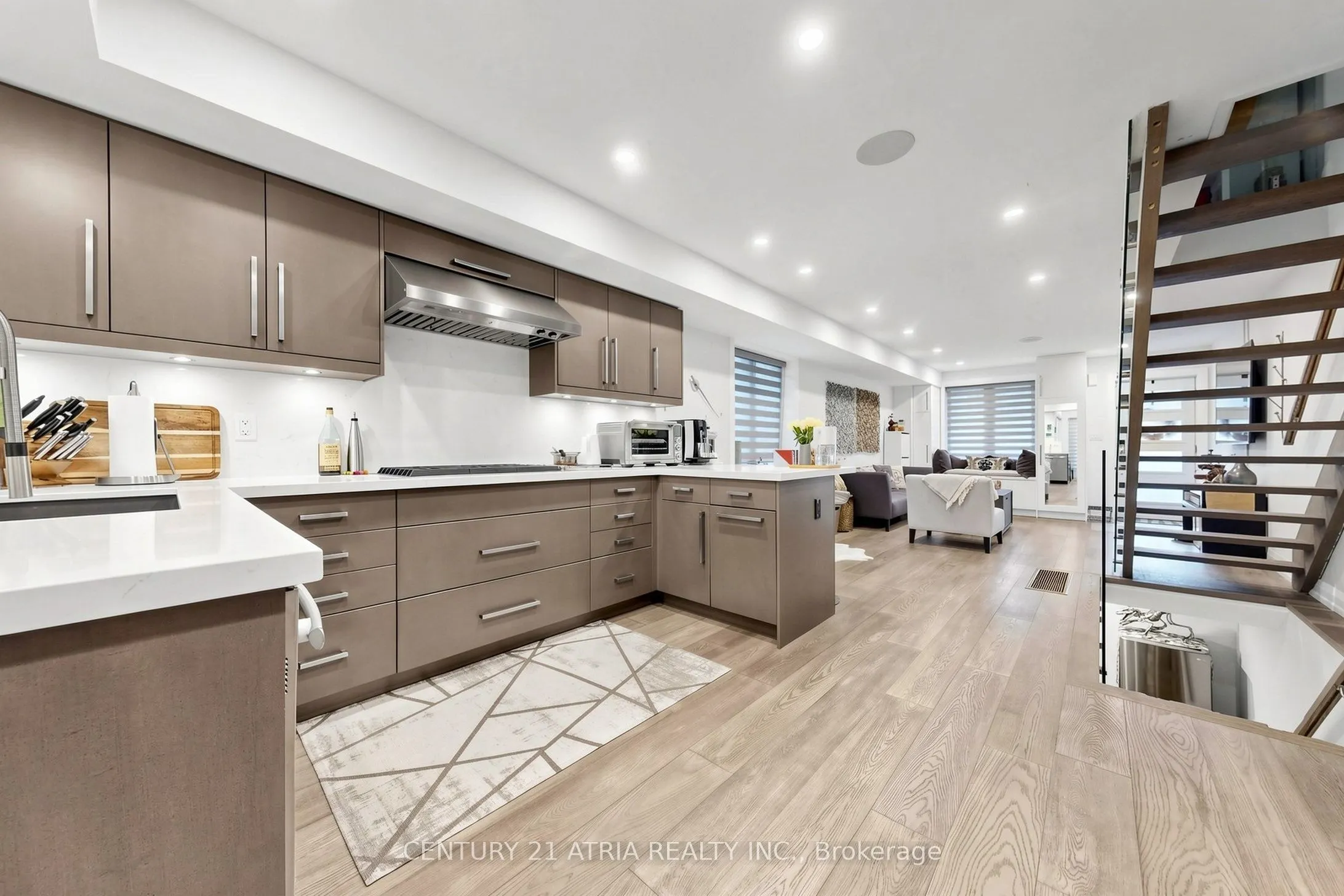 5 Bertmount Avenue