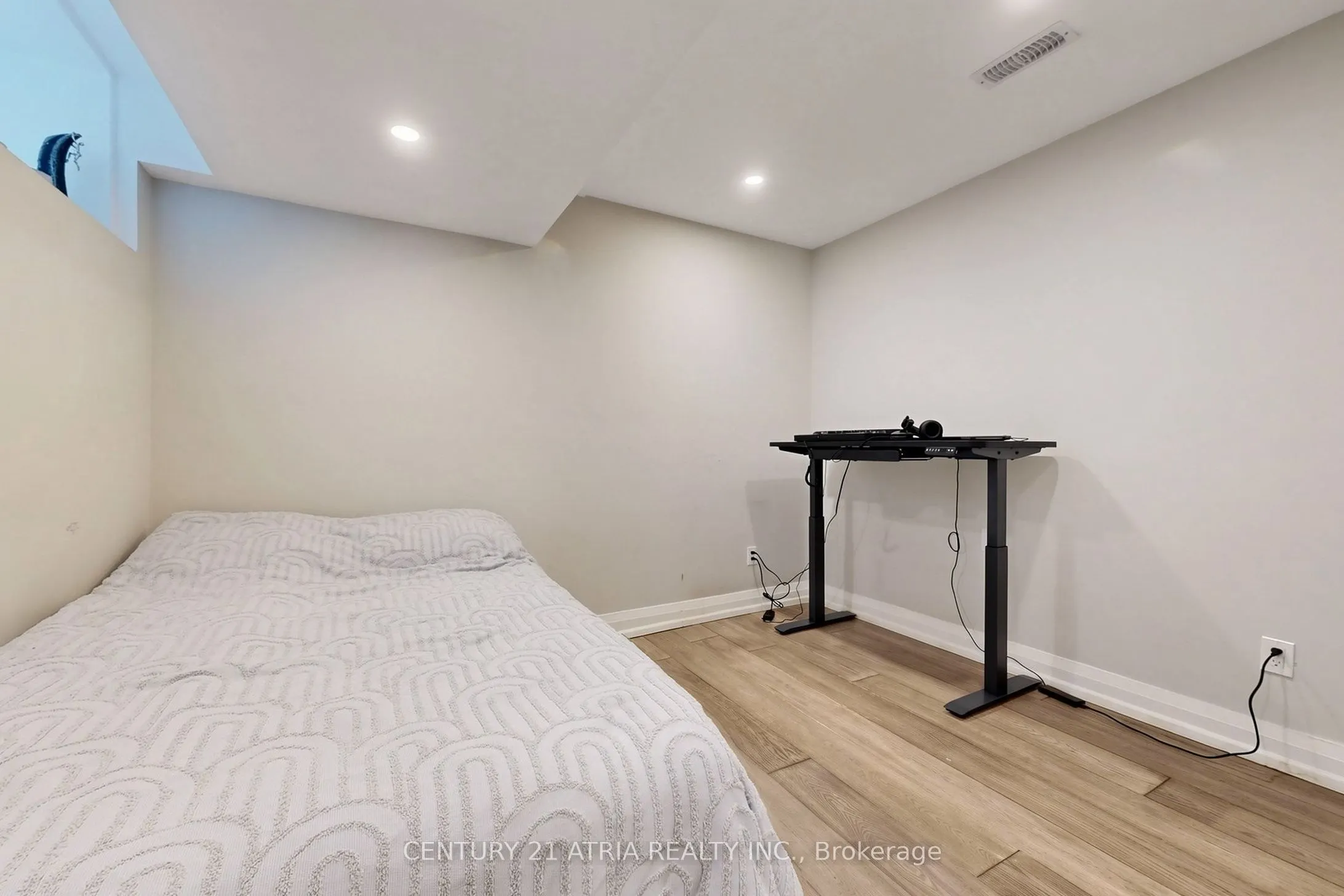 5 Bertmount Avenue