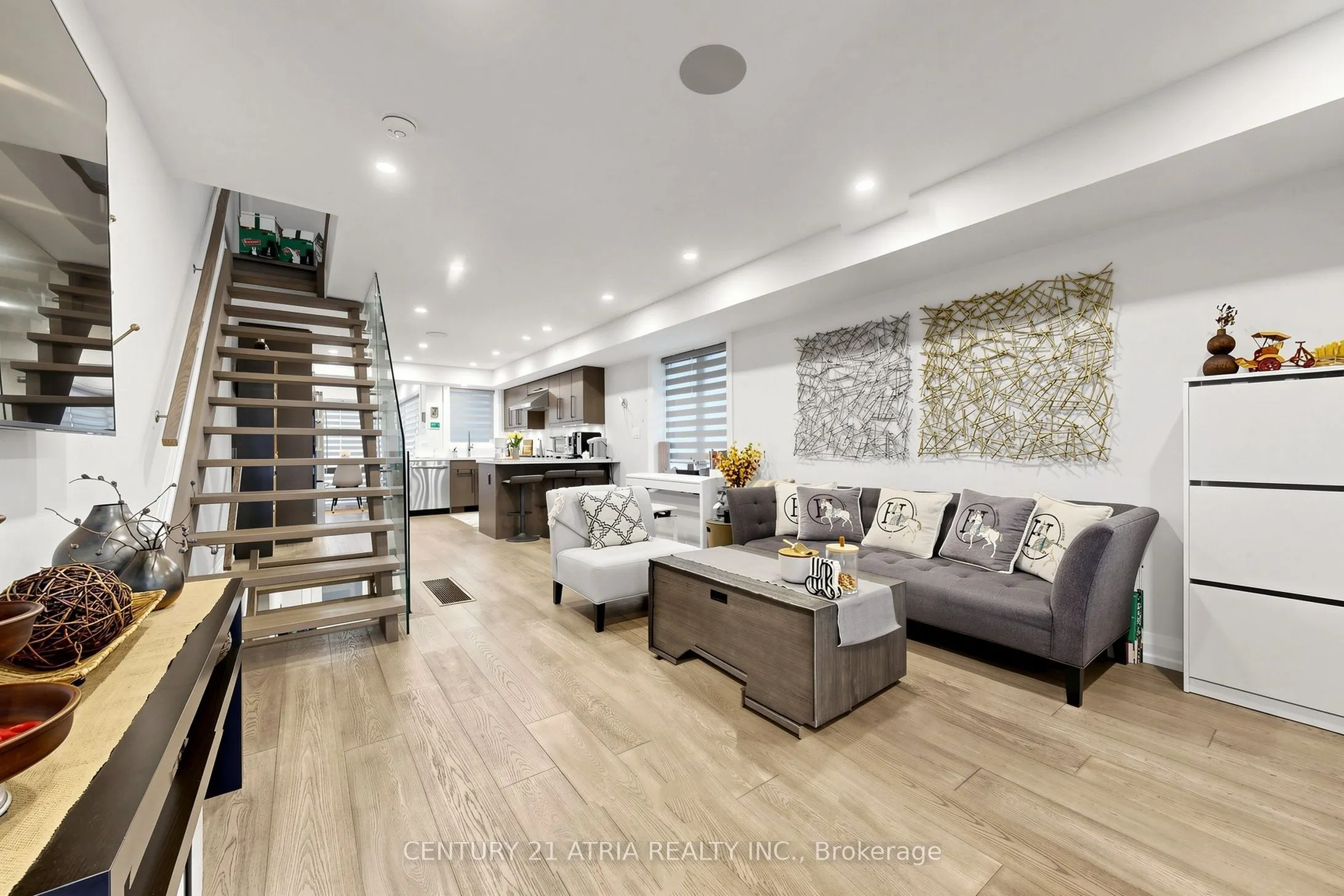 5 Bertmount Avenue