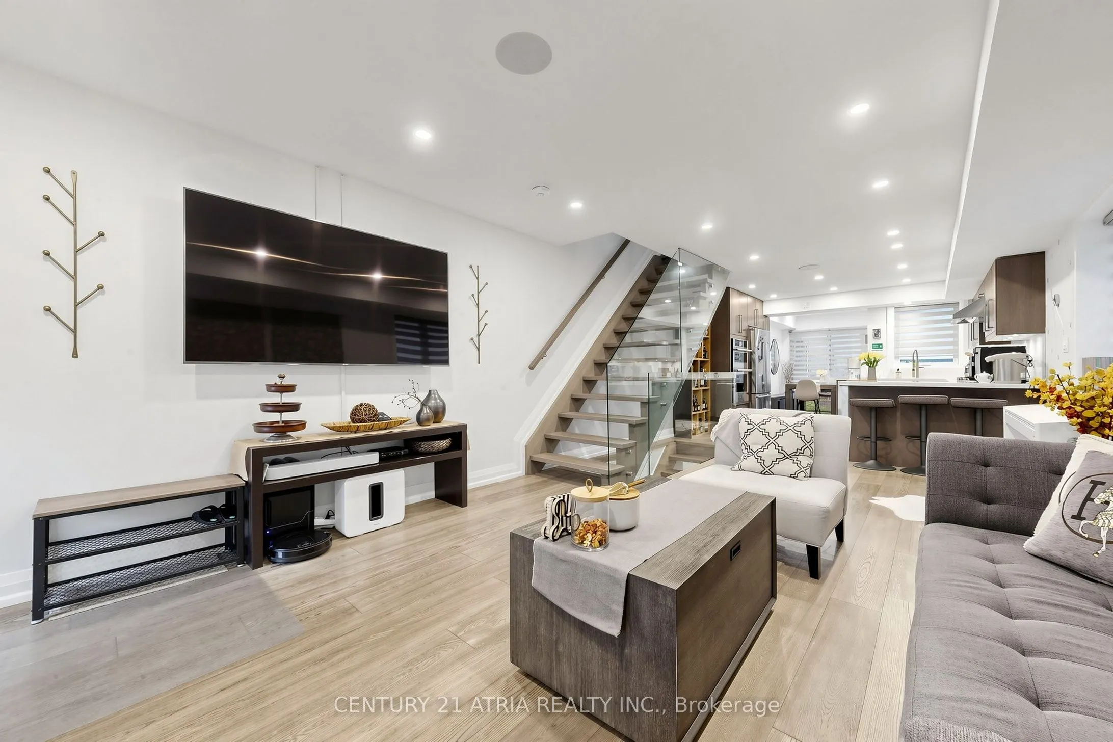 5 Bertmount Avenue