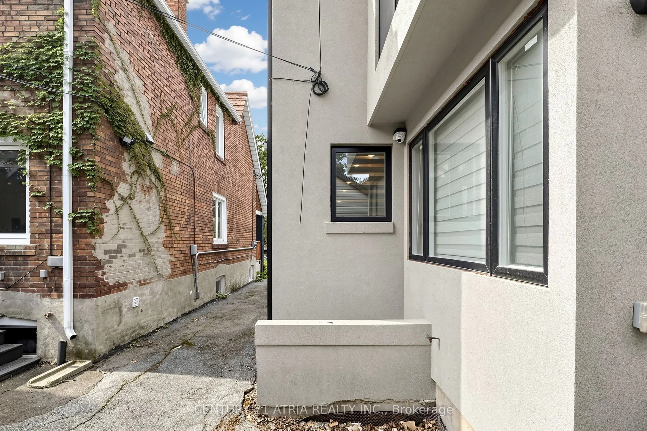 5 Bertmount Avenue