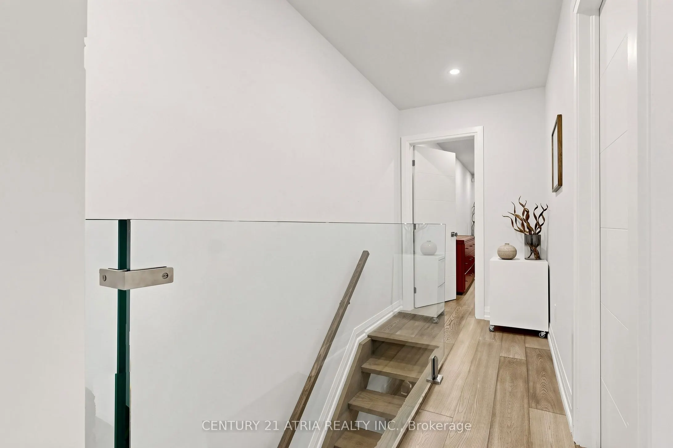5 Bertmount Avenue