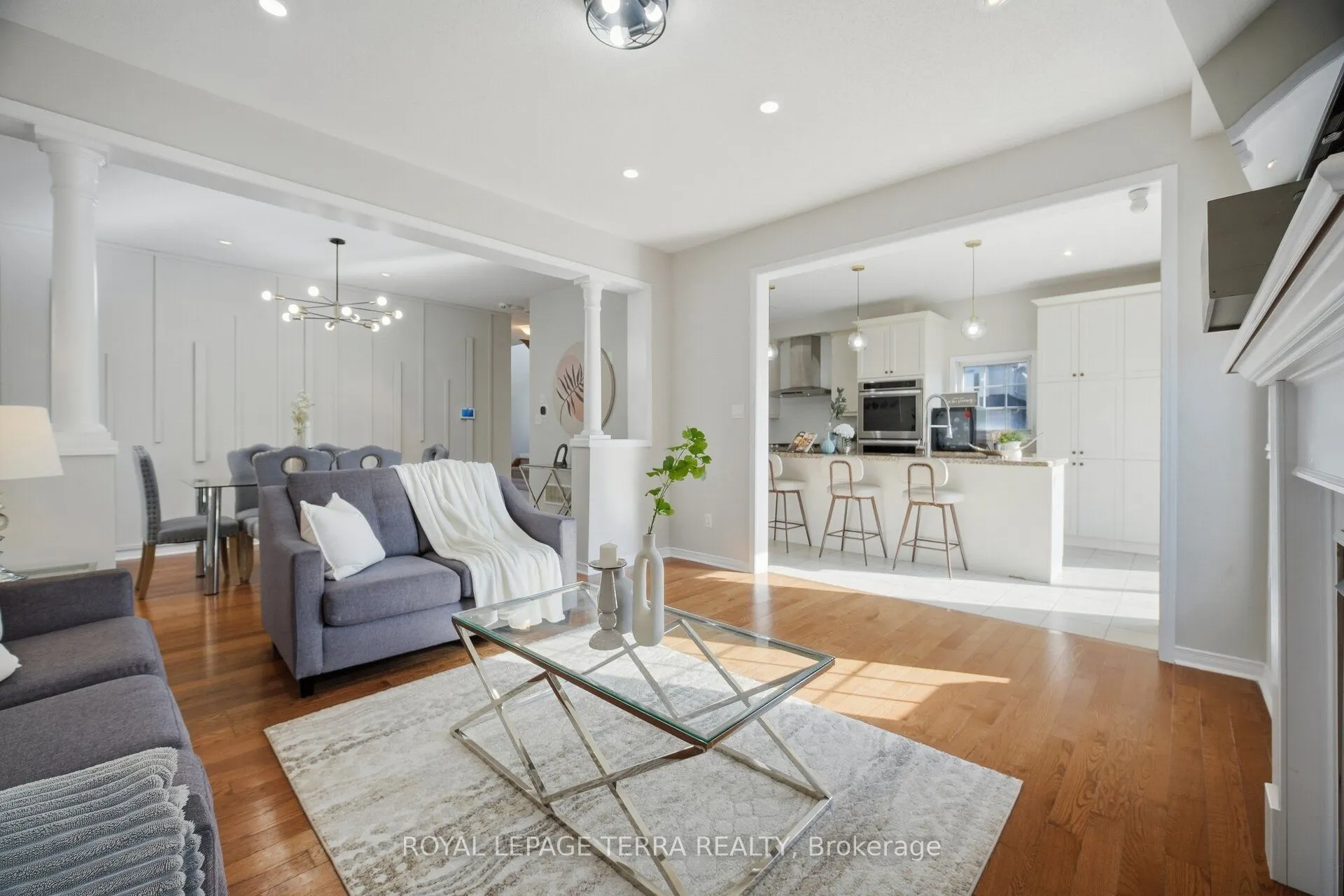 86 Edwin Carr Street