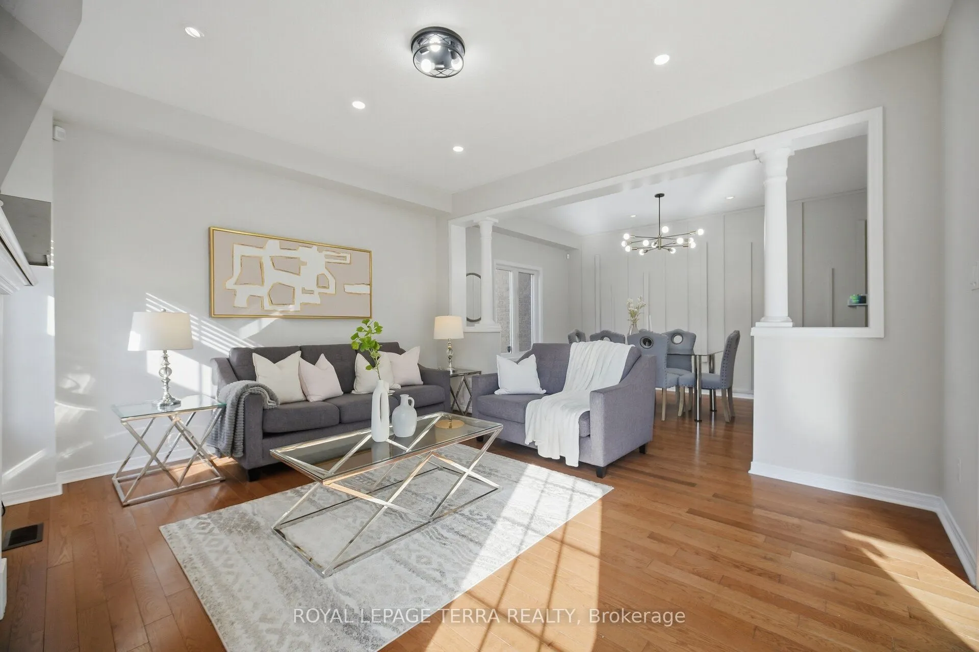 86 Edwin Carr Street