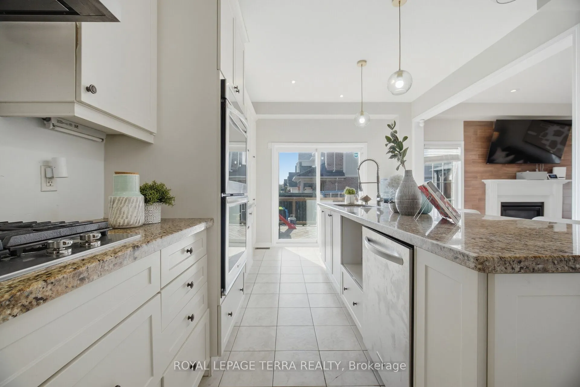 86 Edwin Carr Street