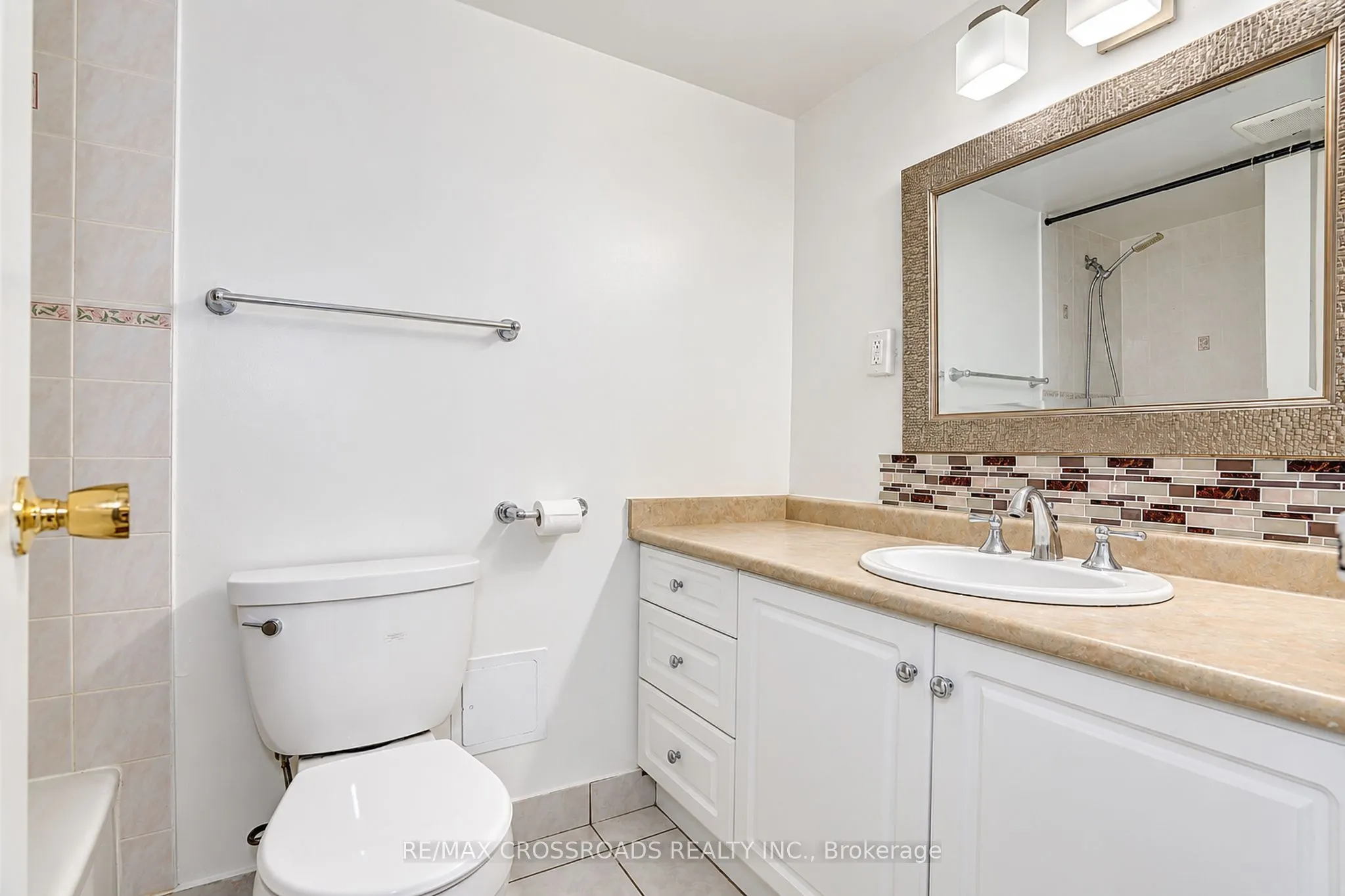 3420 Eglinton Avenue E #301