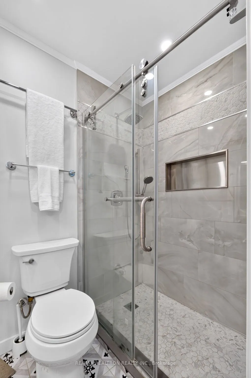 1185 Birchmount Road #5