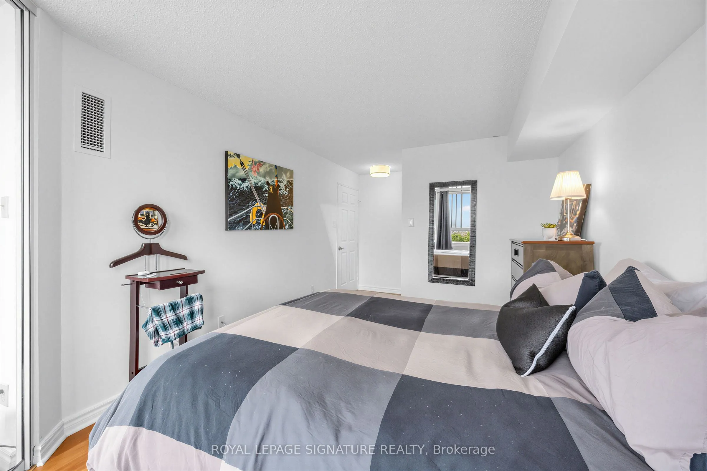 4 Park Vista #1006