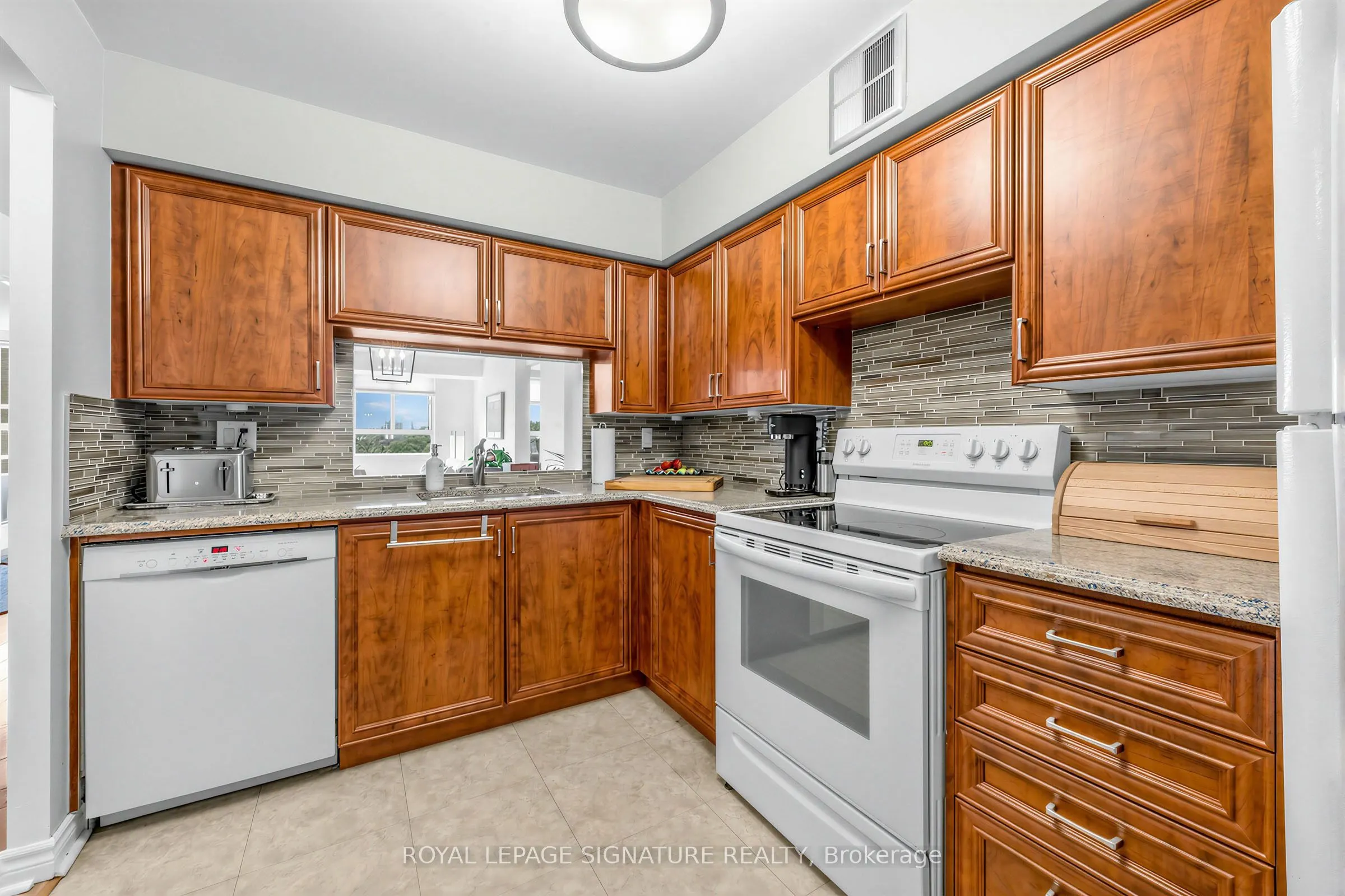 4 Park Vista #1006