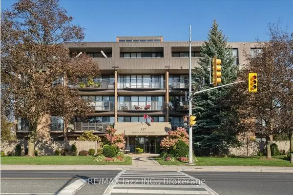 337 Simcoe Street N #405