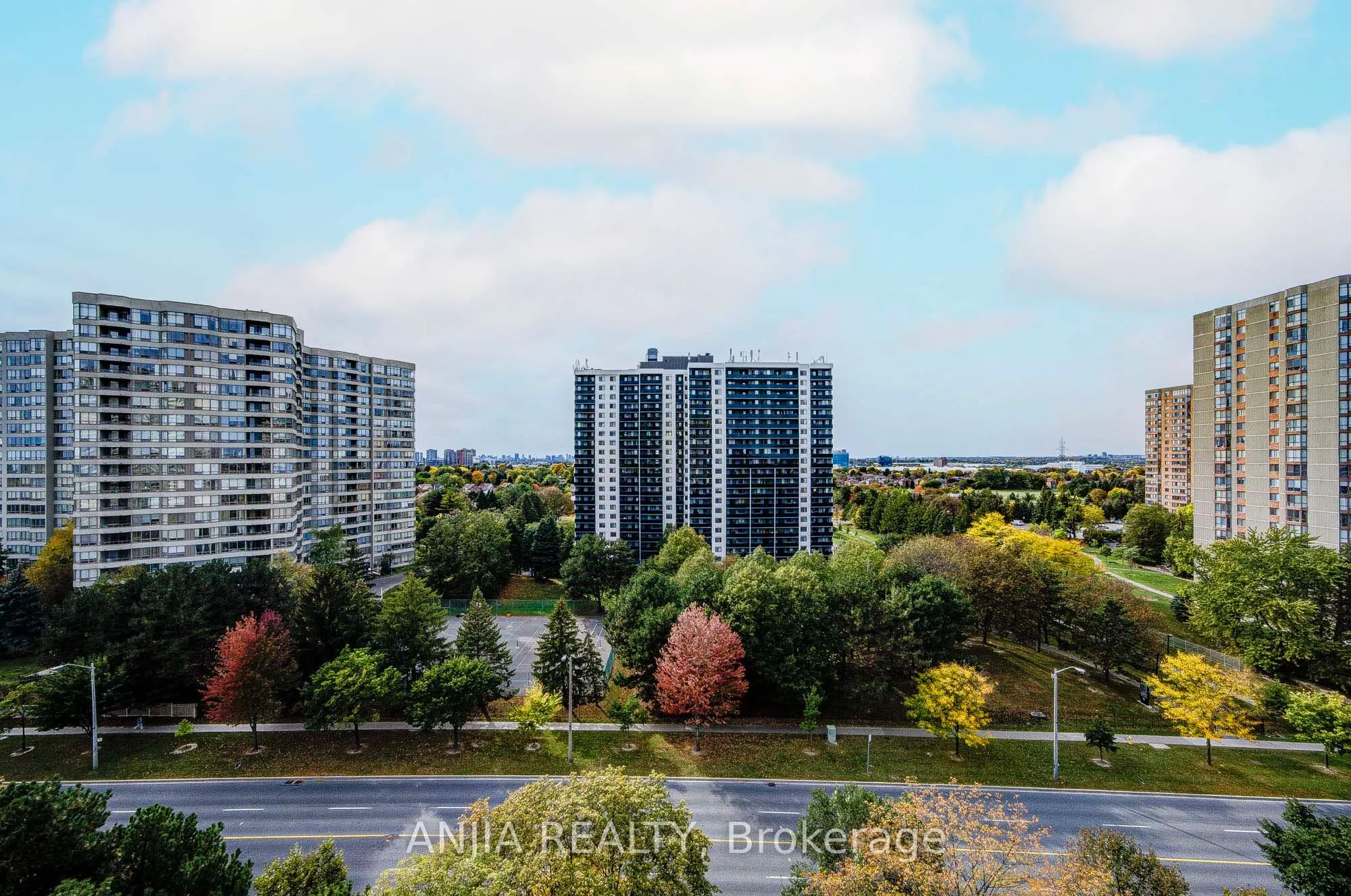 -275 Bamburgh Circle #1107