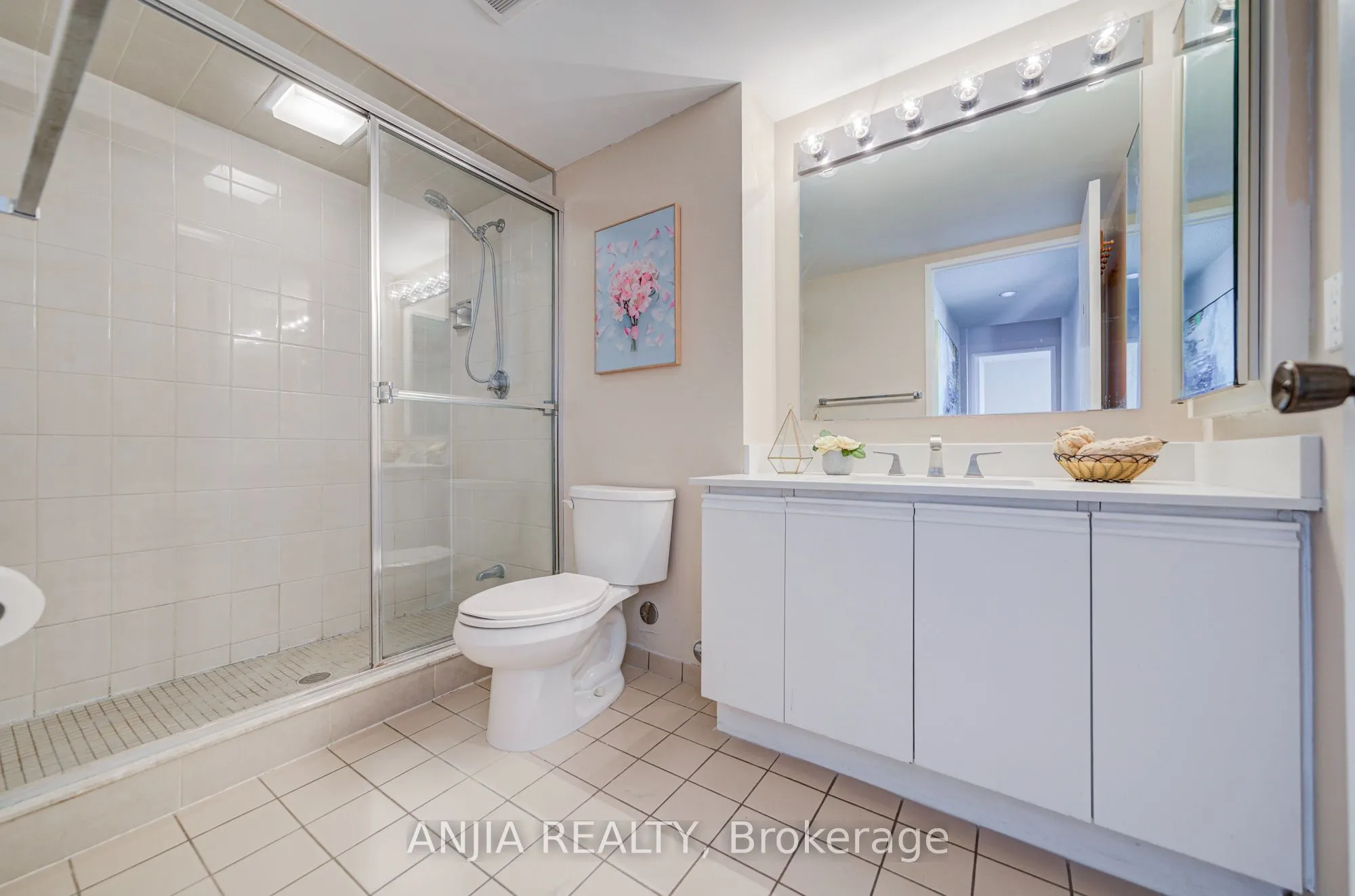 -275 Bamburgh Circle #1107
