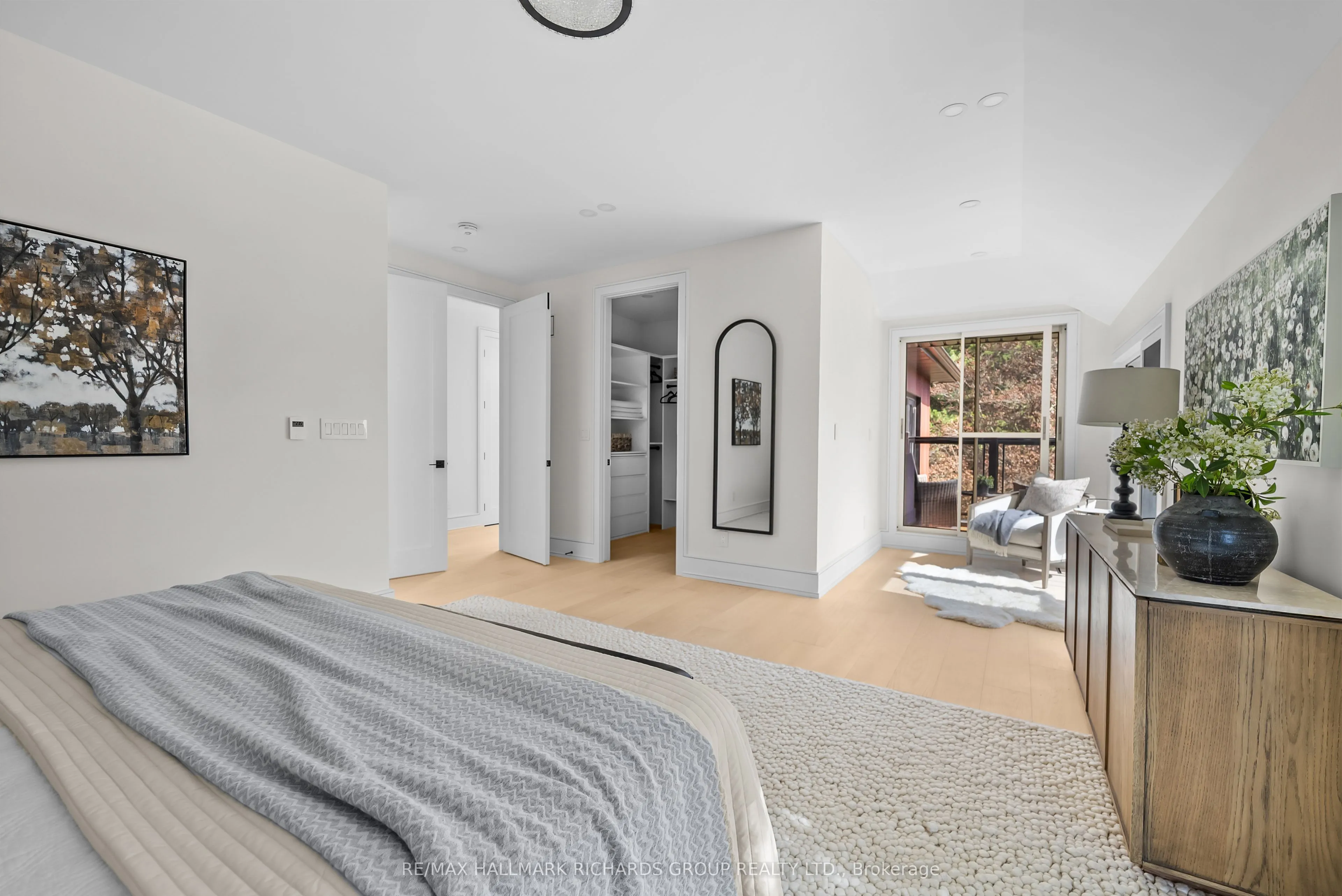 44 Sunnypoint Crescent