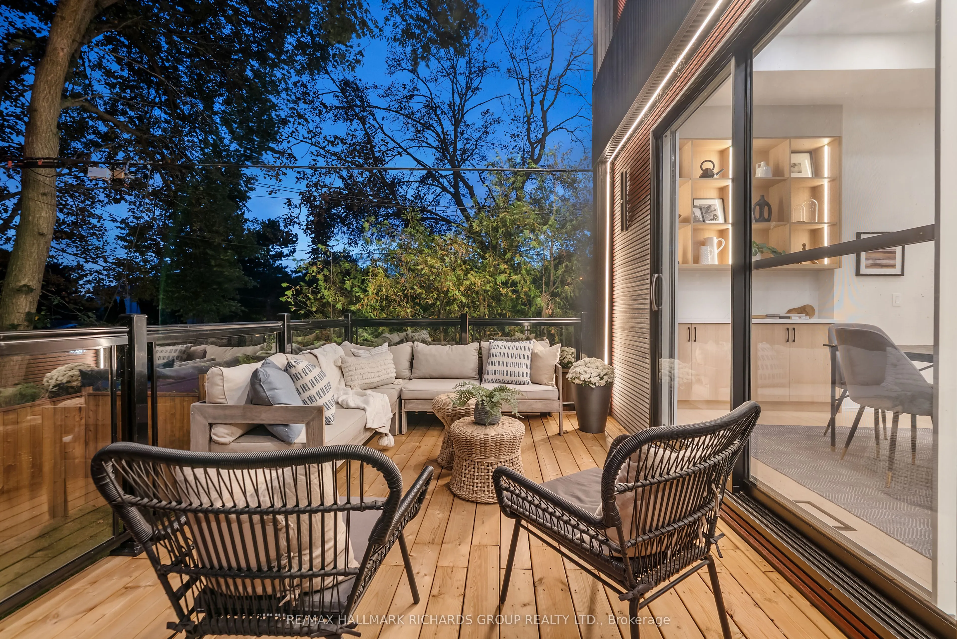 44 Sunnypoint Crescent